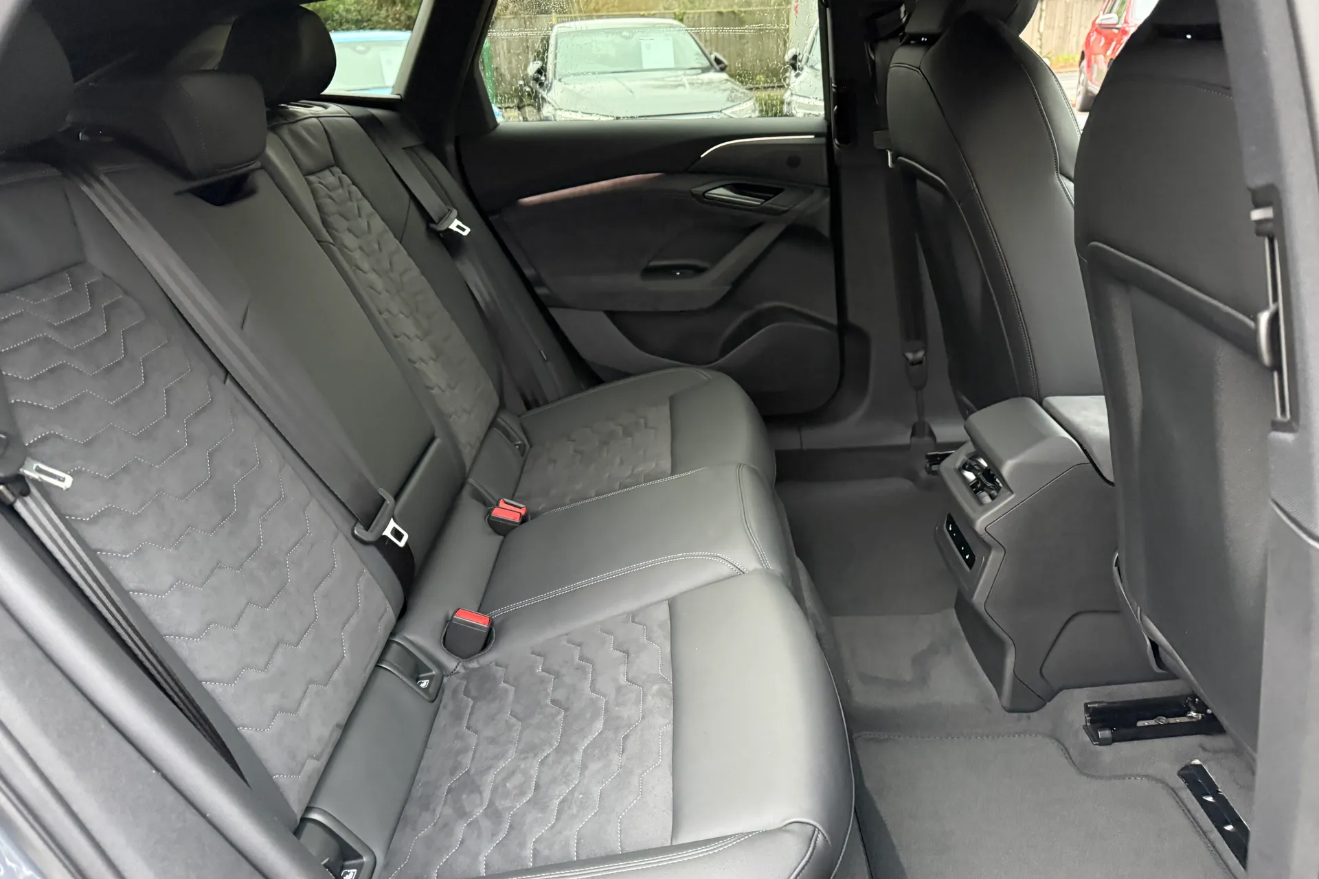 Audi A6 thumbnail image number 46