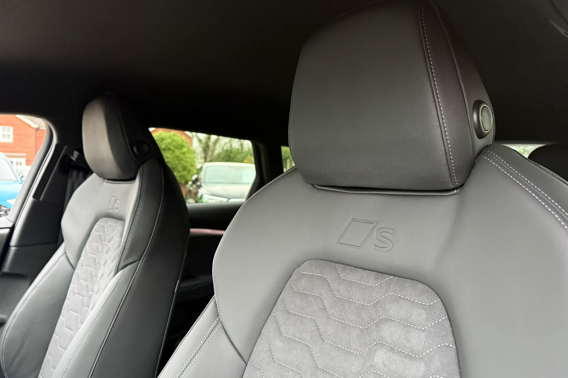 Audi A6 thumbnail image number 32