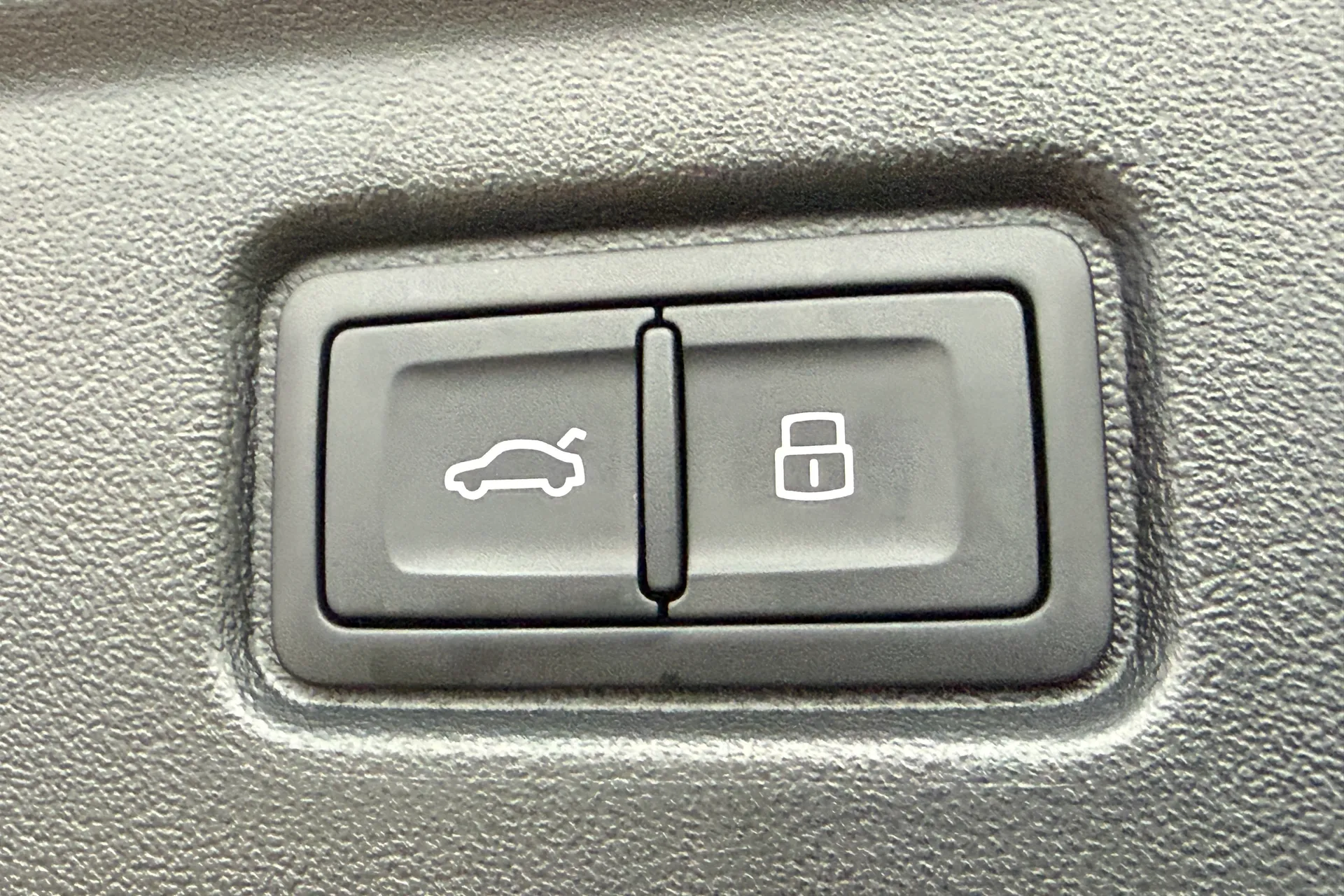 Audi A6 thumbnail image number 39