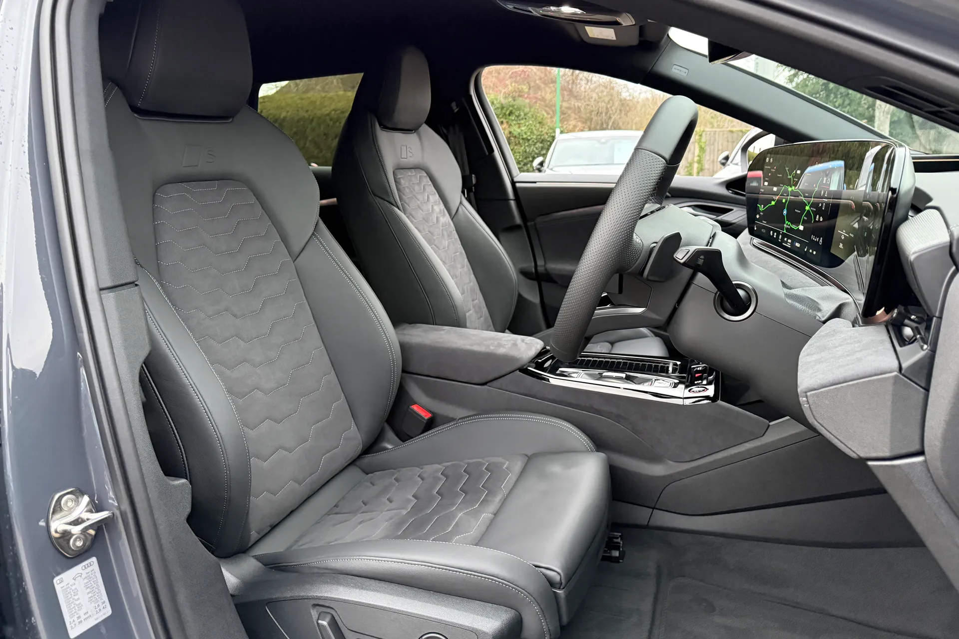 Audi A6 thumbnail image number 28