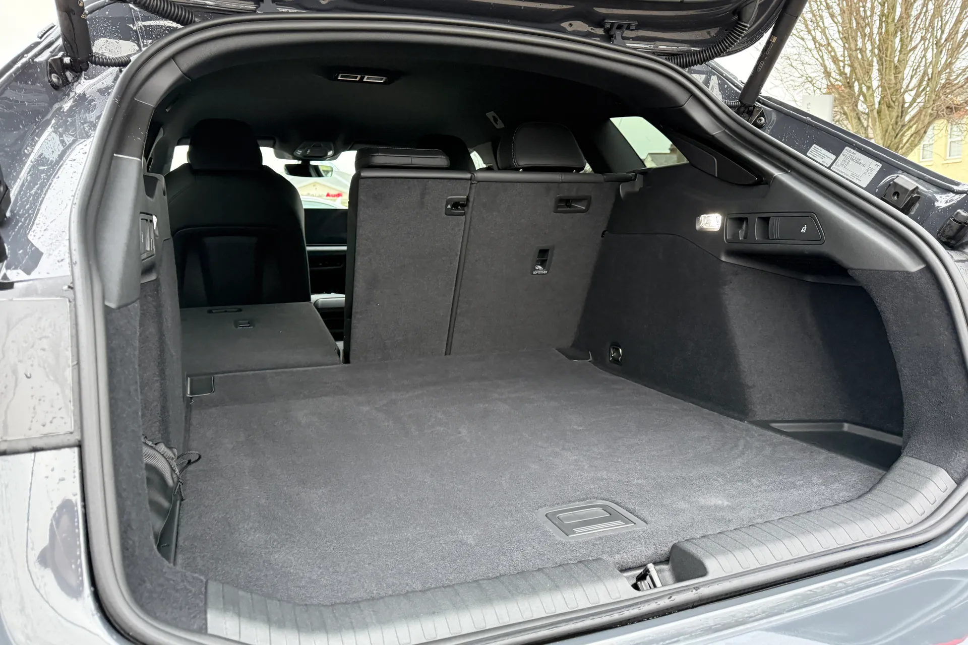 Audi A6 thumbnail image number 37