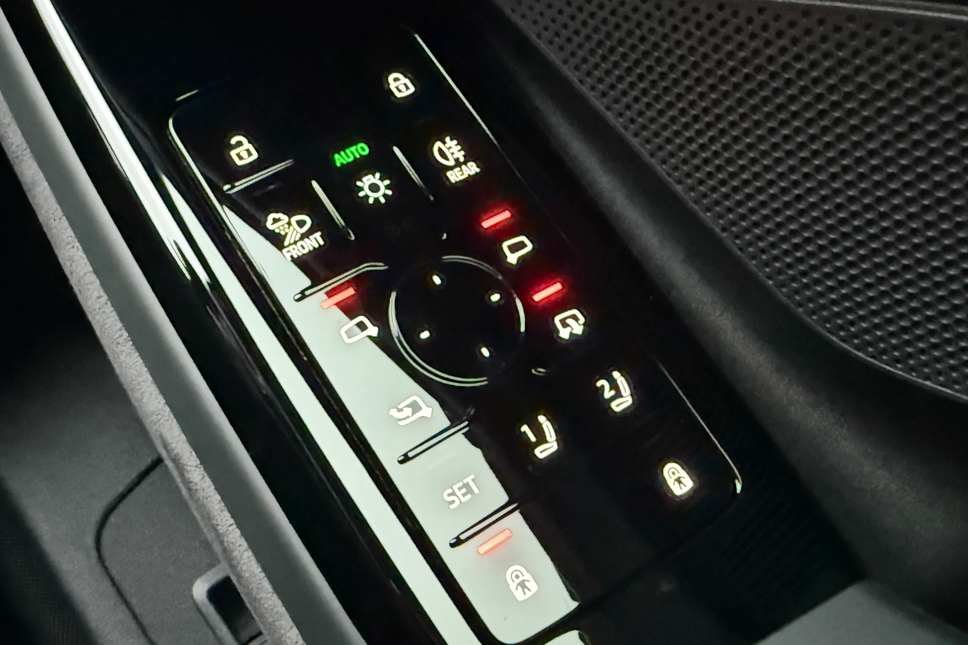 Audi A6 thumbnail image number 24