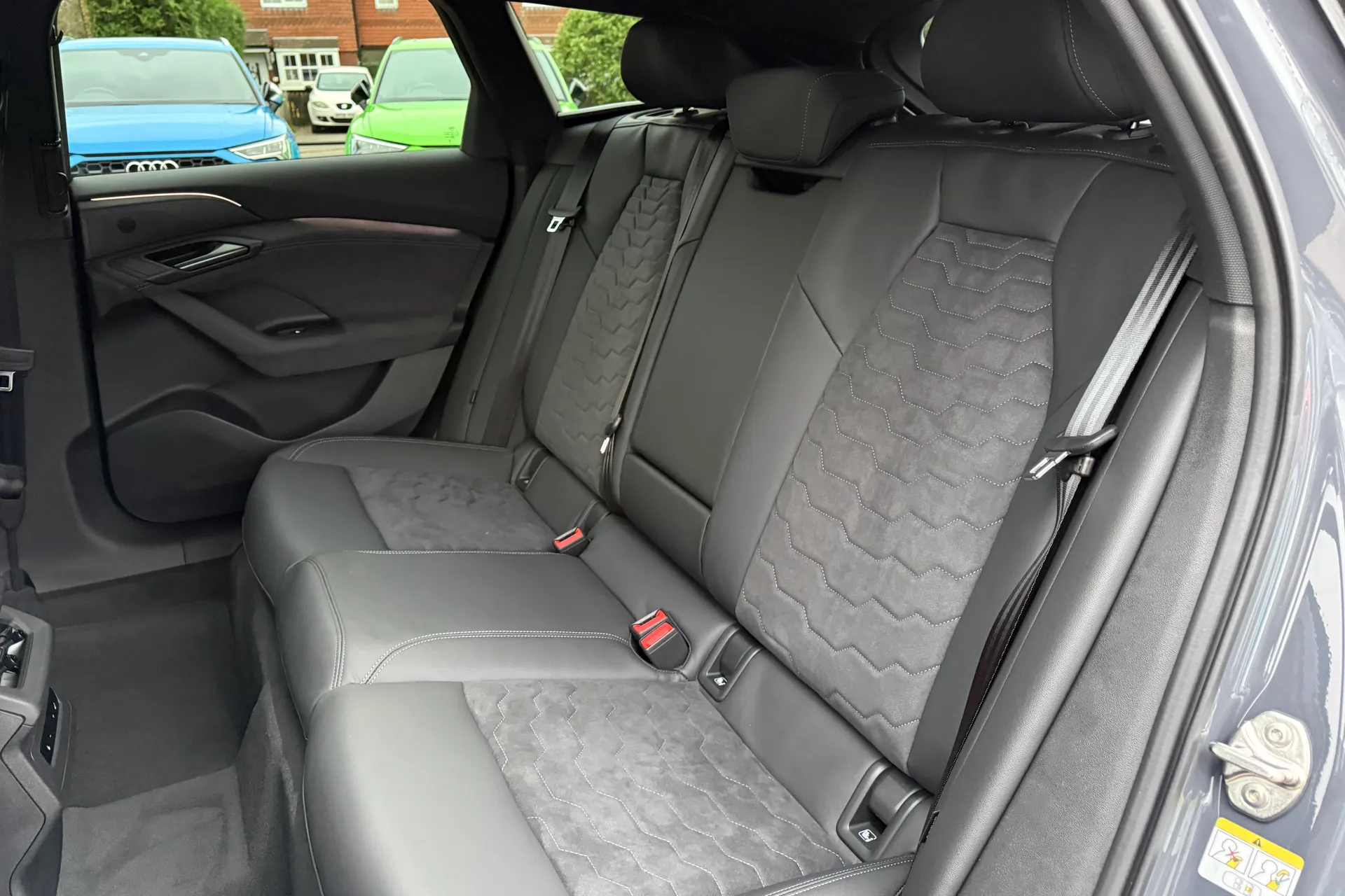 Audi A6 thumbnail image number 44