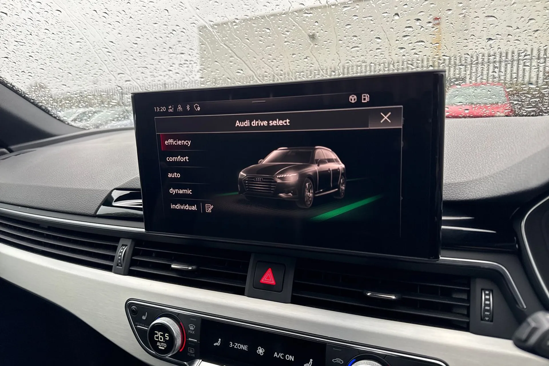 Audi A4 thumbnail image number 18