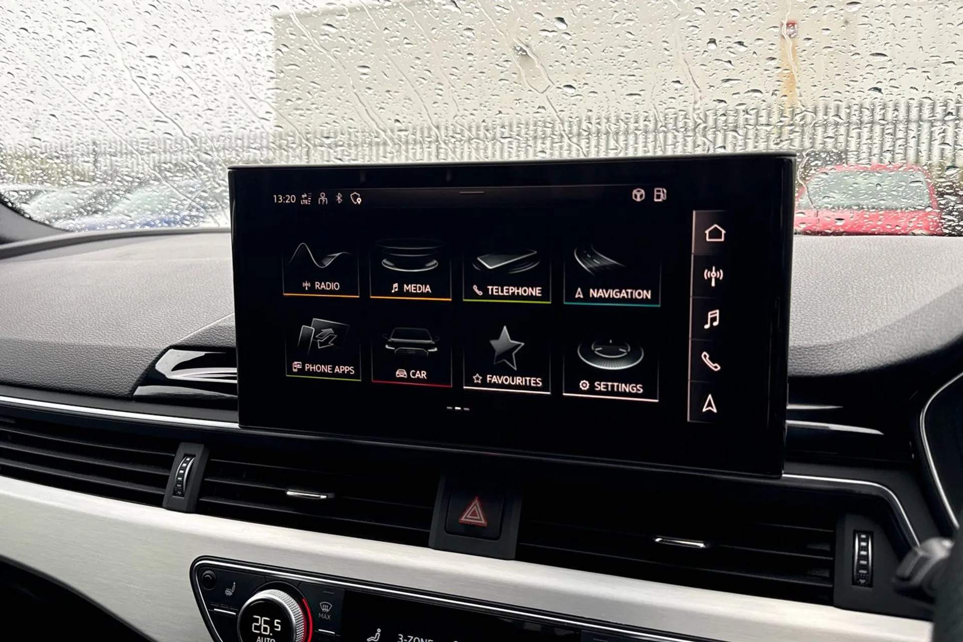 Audi A4 thumbnail image number 27