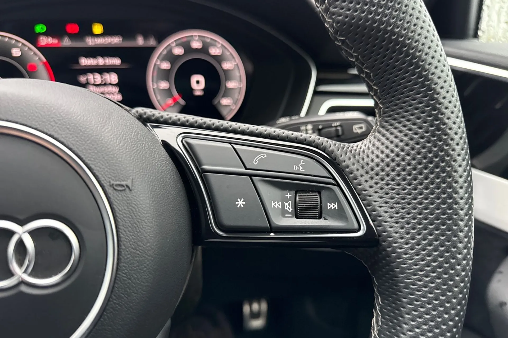 Audi A4 thumbnail image number 34