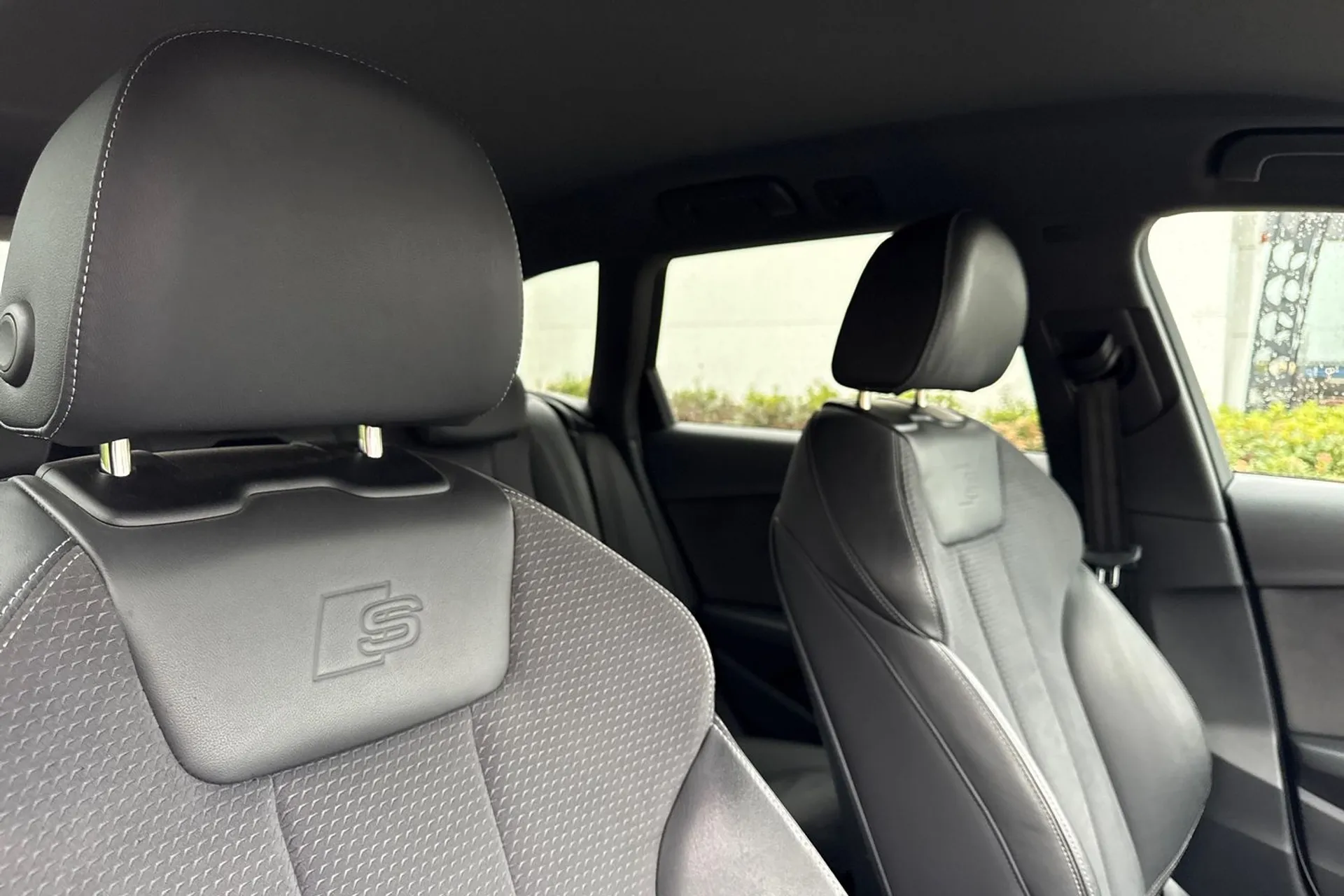 Audi A4 thumbnail image number 21