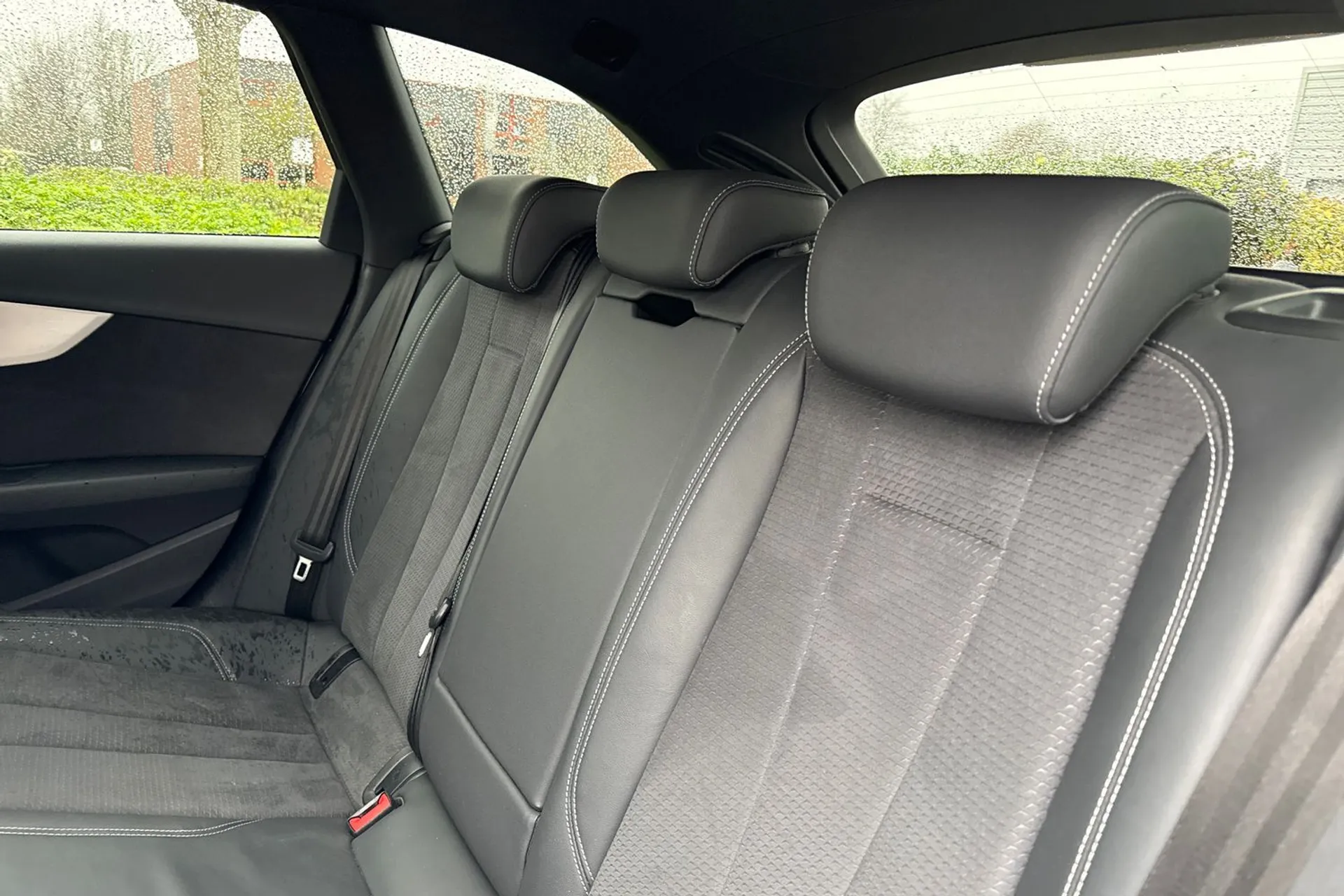 Audi A4 thumbnail image number 47