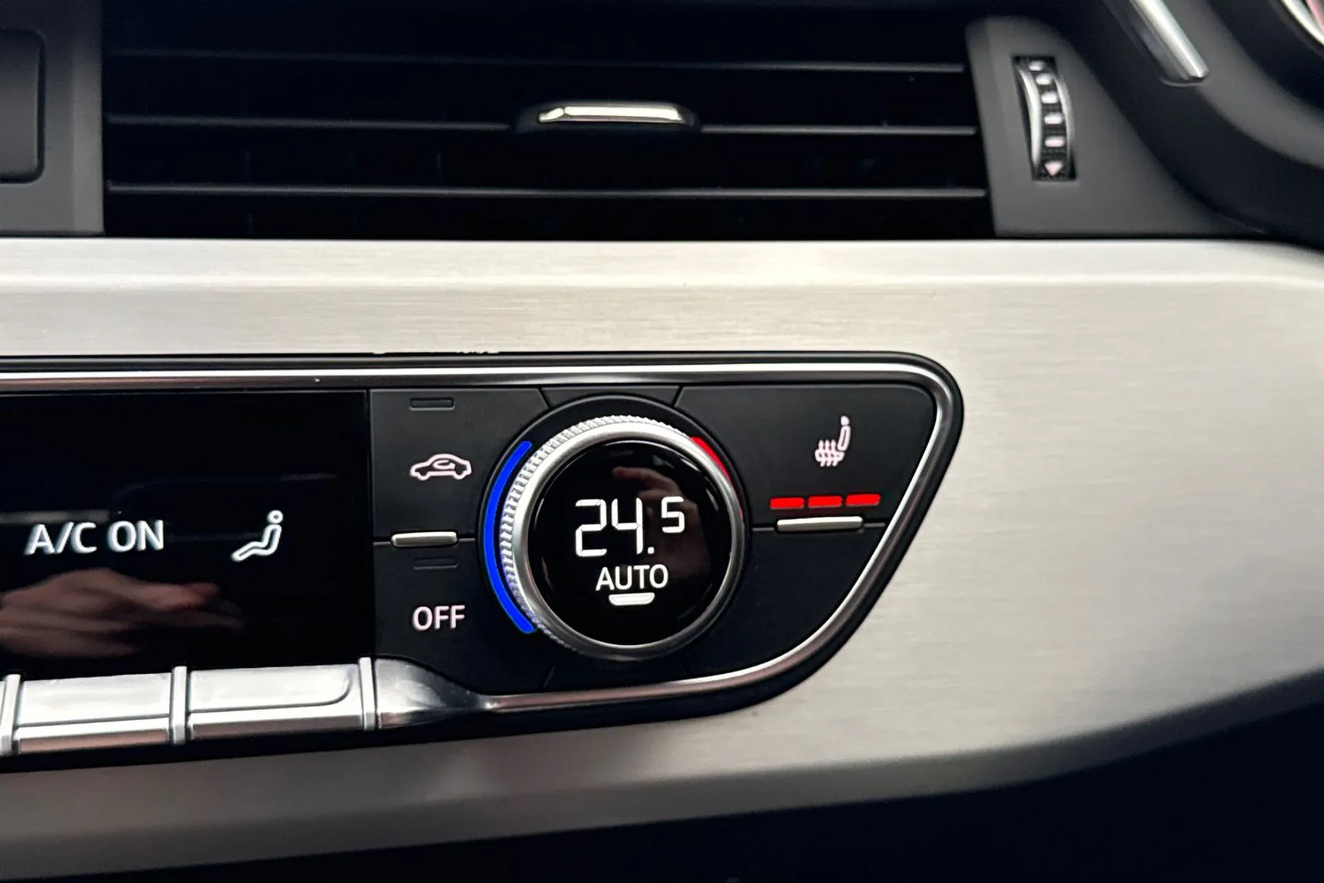 Audi A4 thumbnail image number 9