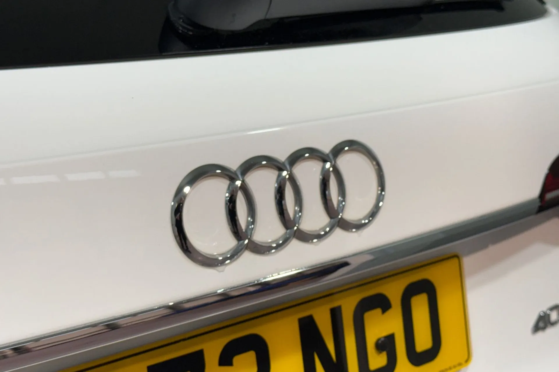 Audi A4 thumbnail image number 37