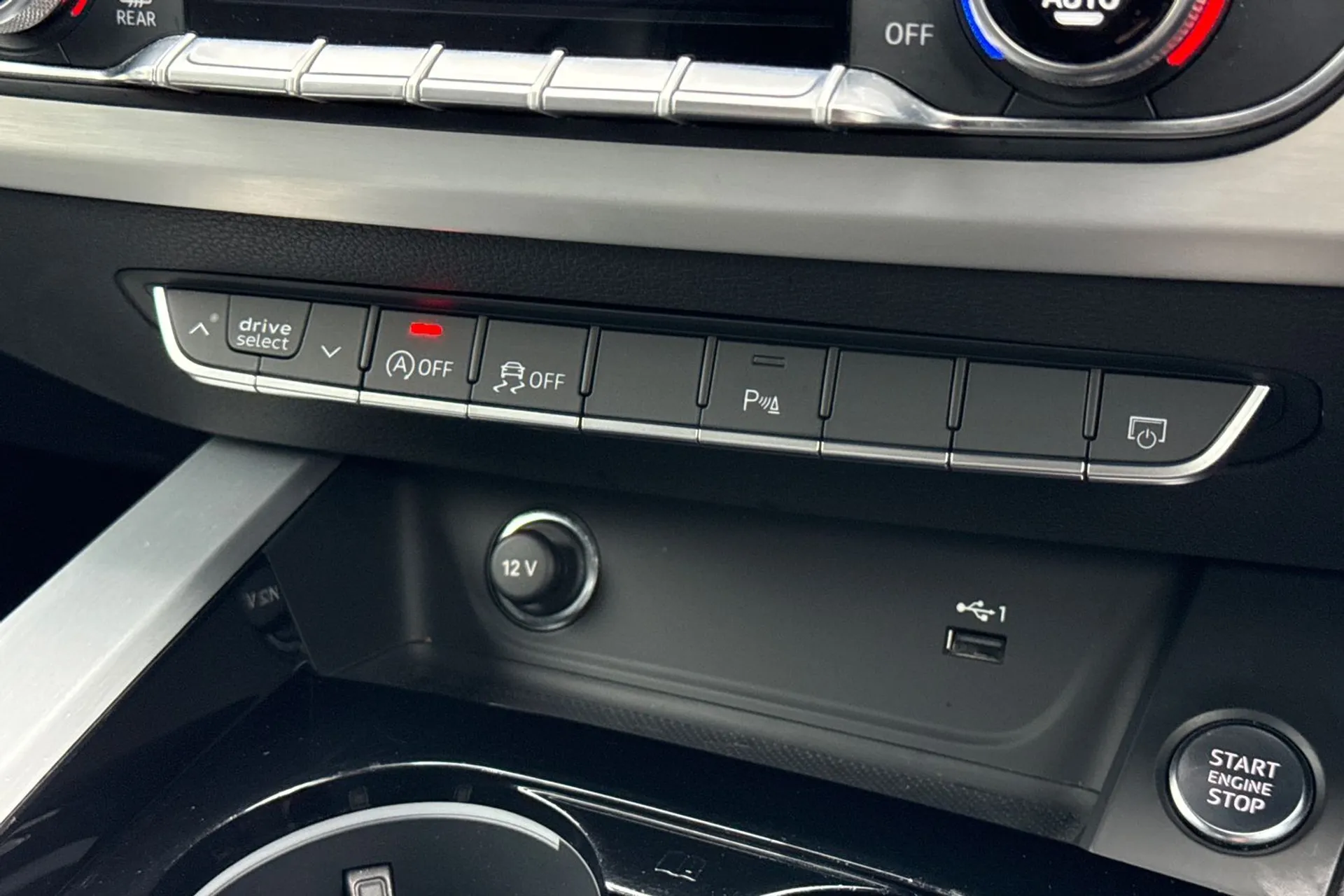 Audi A4 thumbnail image number 16