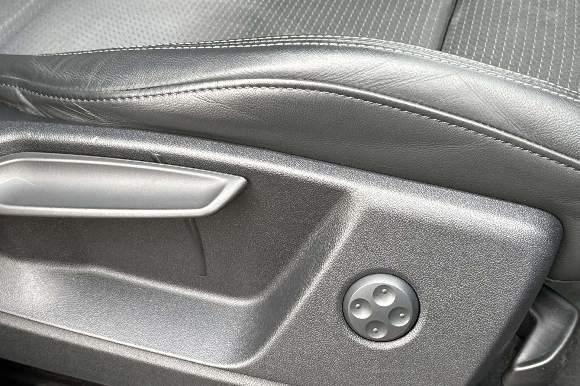 Audi Q5 thumbnail image number 51