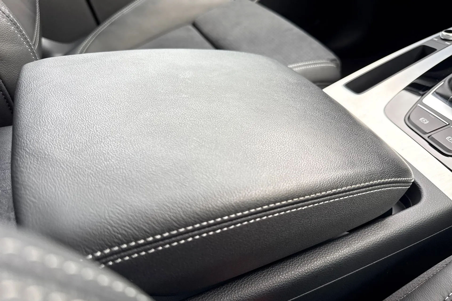 Audi Q5 thumbnail image number 46