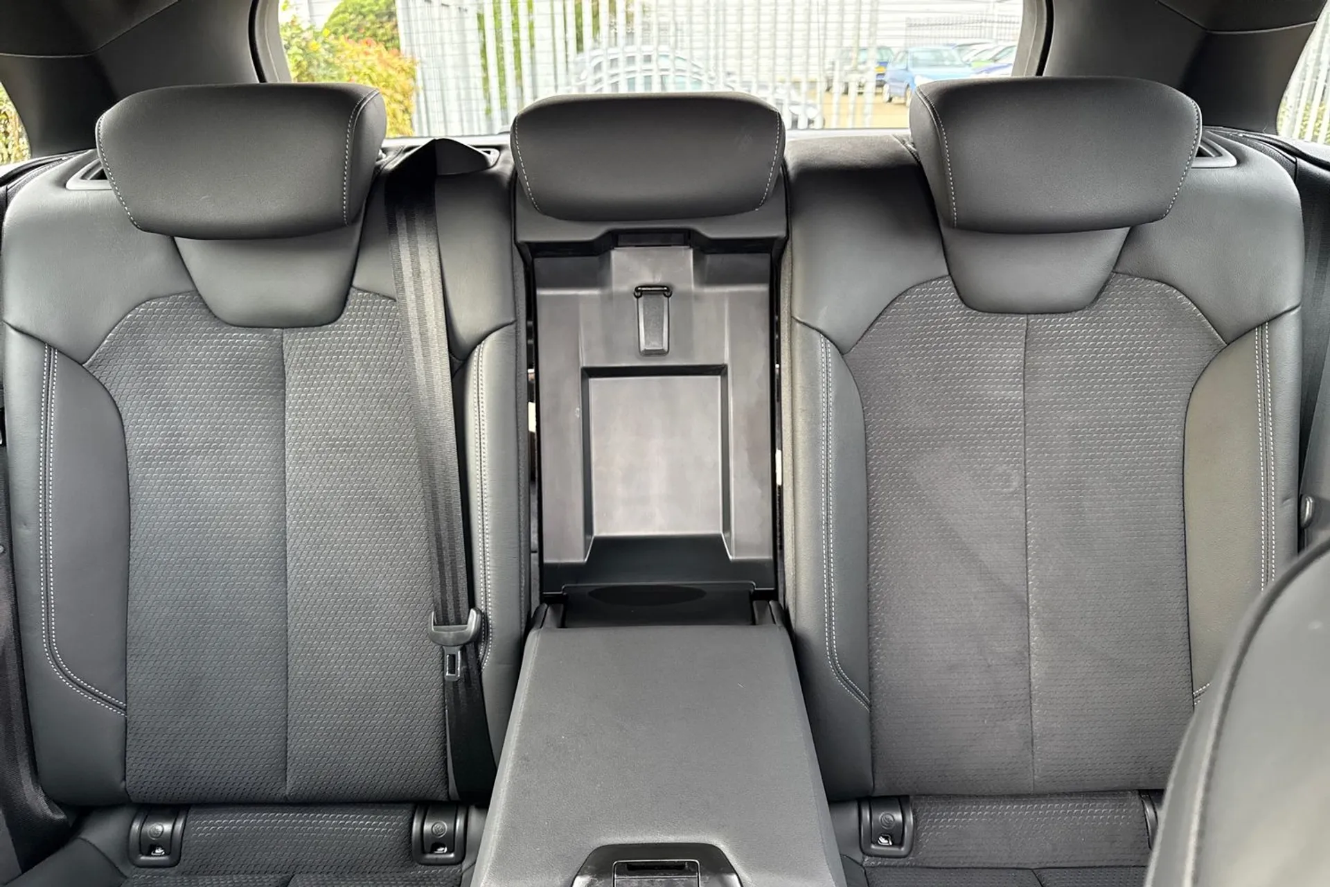 Audi Q5 thumbnail image number 39