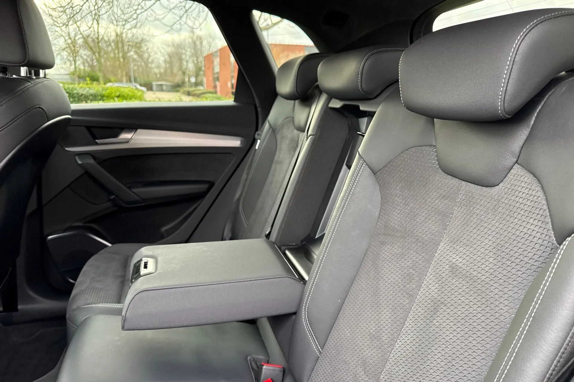 Audi Q5 thumbnail image number 38