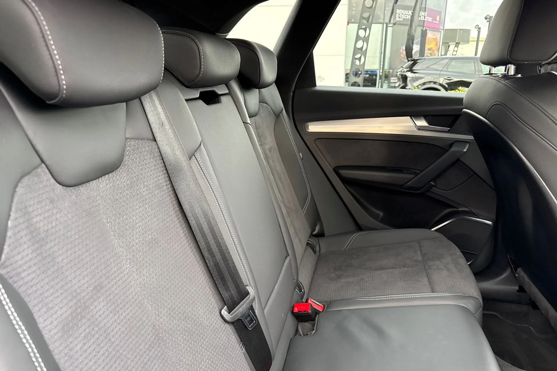 Audi Q5 thumbnail image number 21