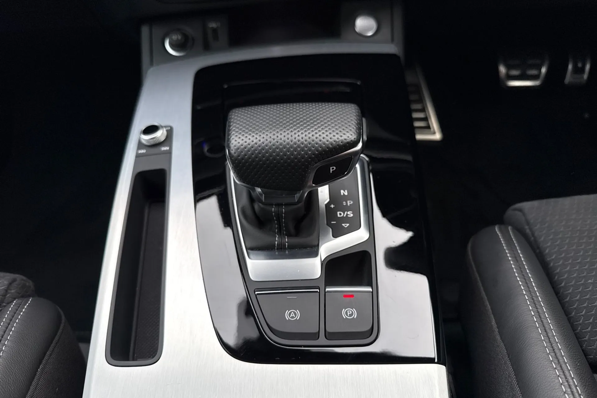 Audi Q5 thumbnail image number 42