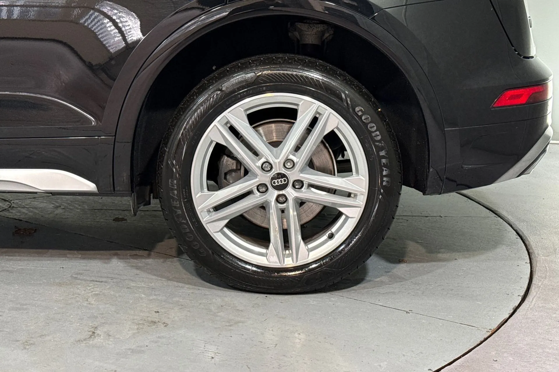 Audi Q5 thumbnail image number 13