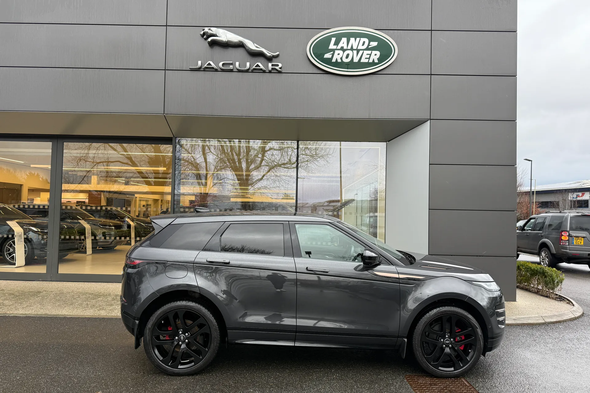 LAND ROVER RANGE ROVER EVOQUE thumbnail image number 2