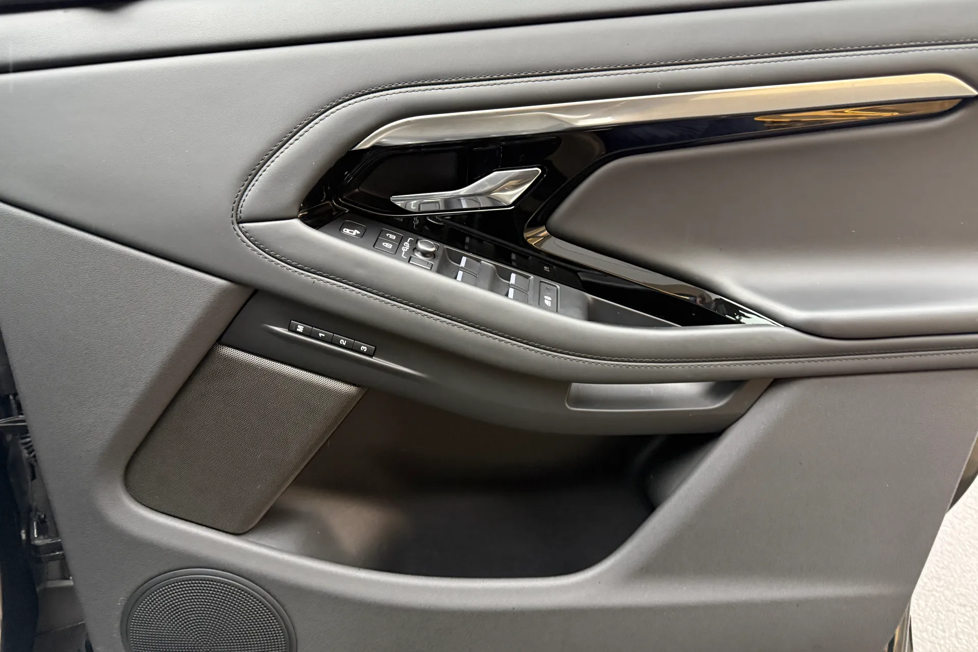 LAND ROVER RANGE ROVER EVOQUE thumbnail image number 50