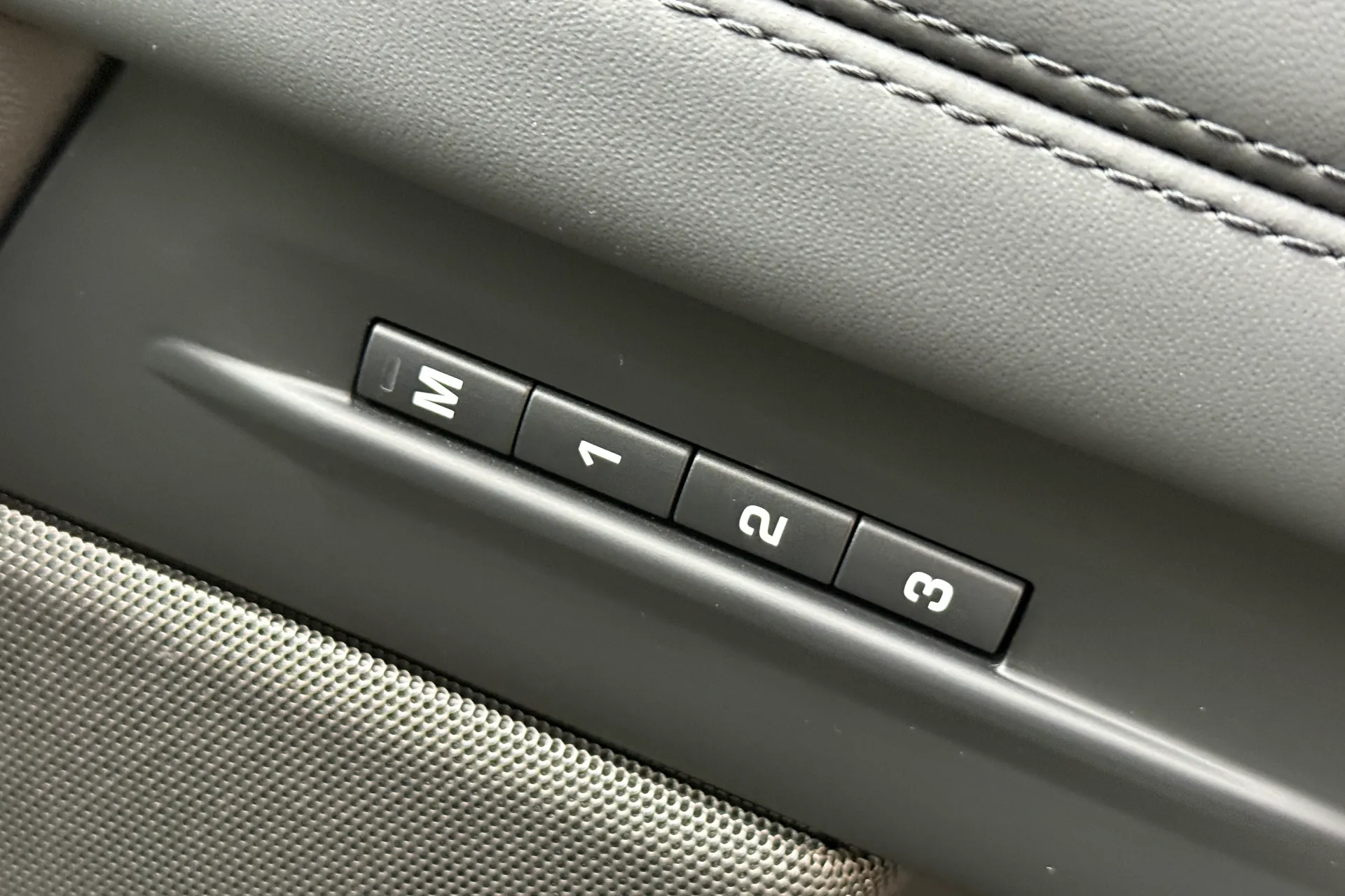 LAND ROVER RANGE ROVER EVOQUE thumbnail image number 51