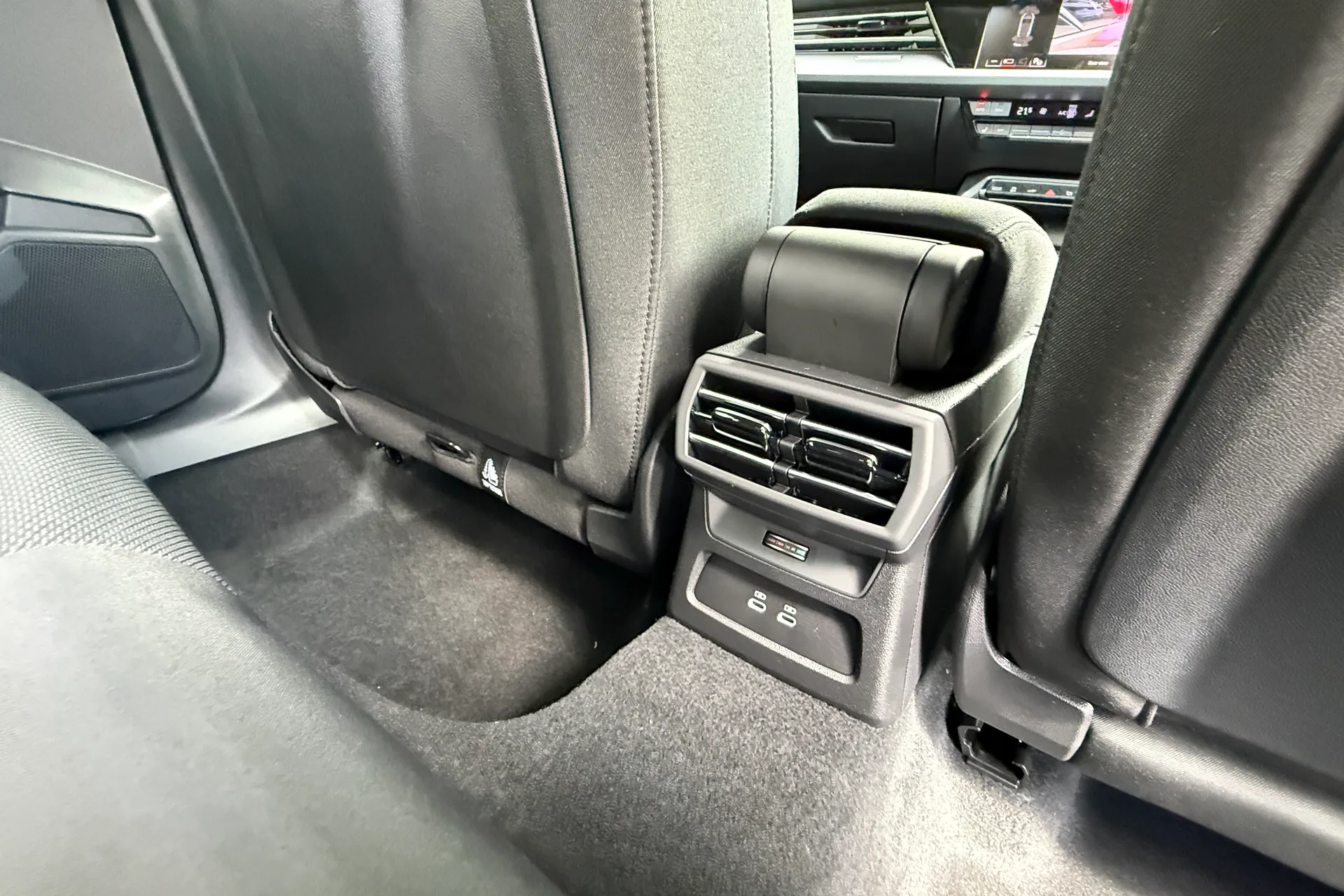 Audi A3 thumbnail image number 37