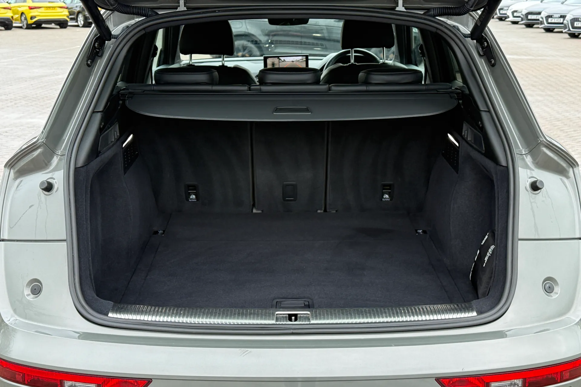 Audi Q5 thumbnail image number 36