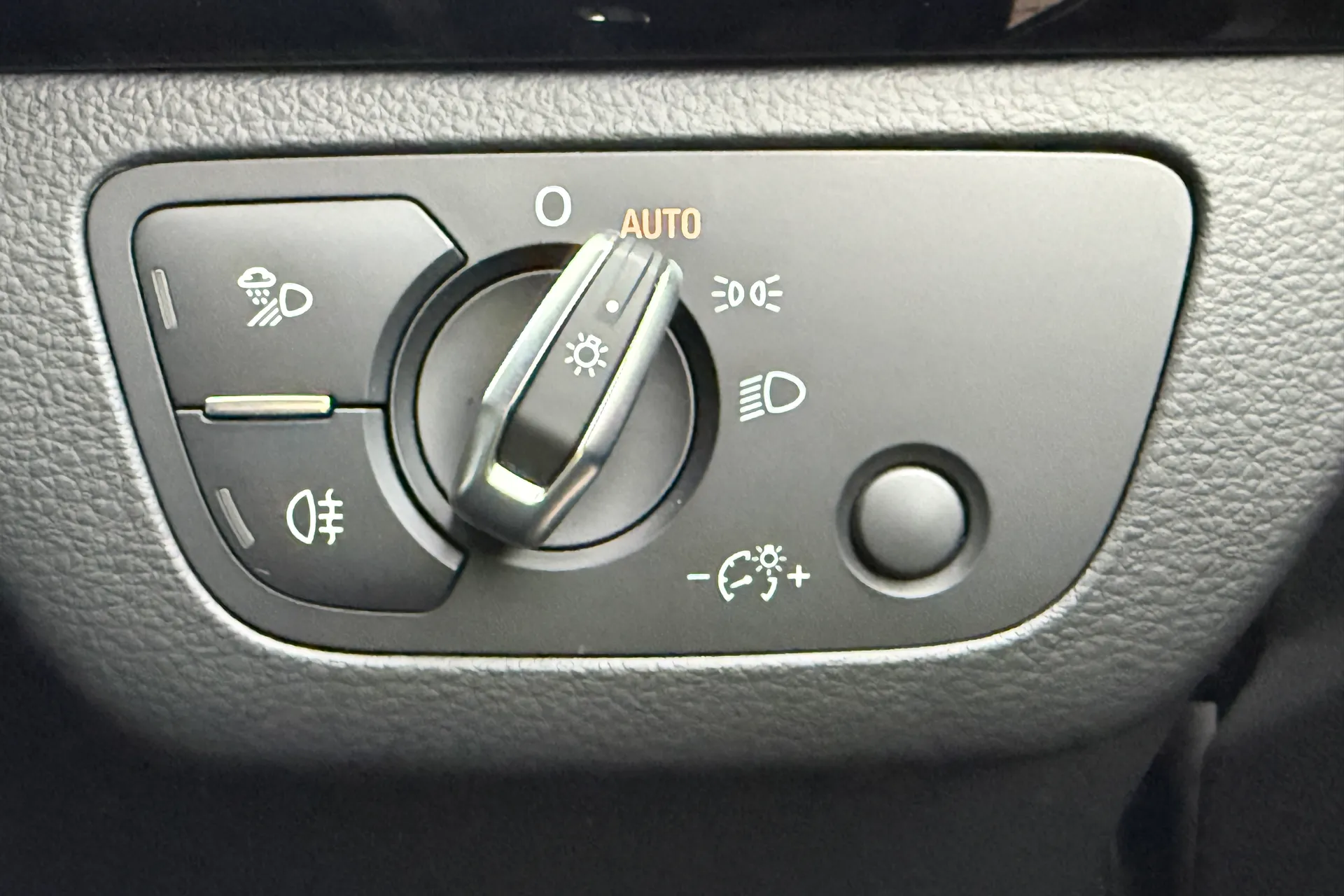 Audi Q5 thumbnail image number 24