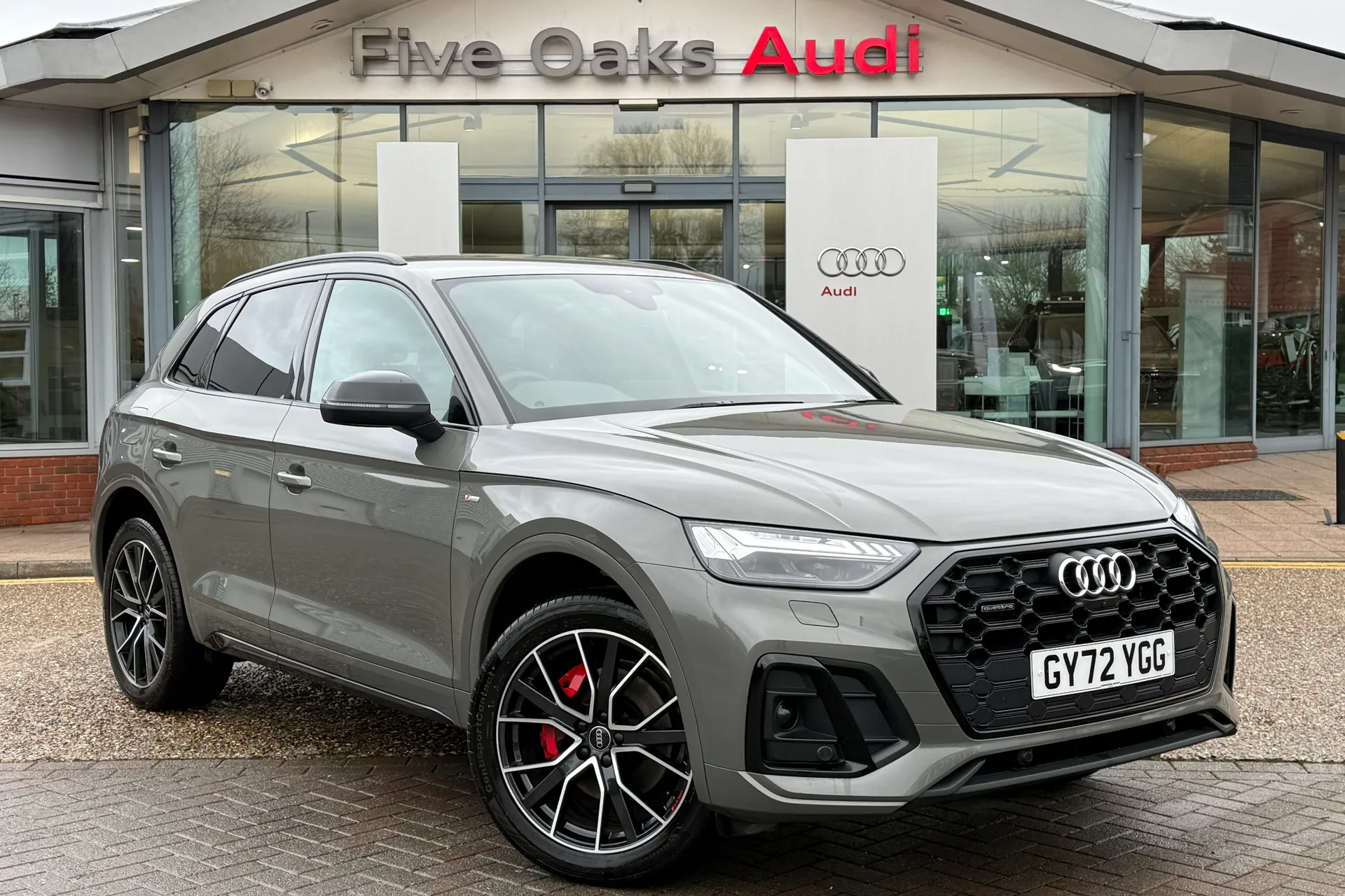 Audi Q5 focused image