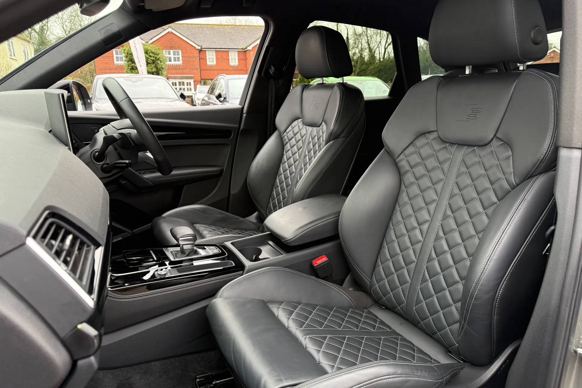 Audi Q5 thumbnail image number 31