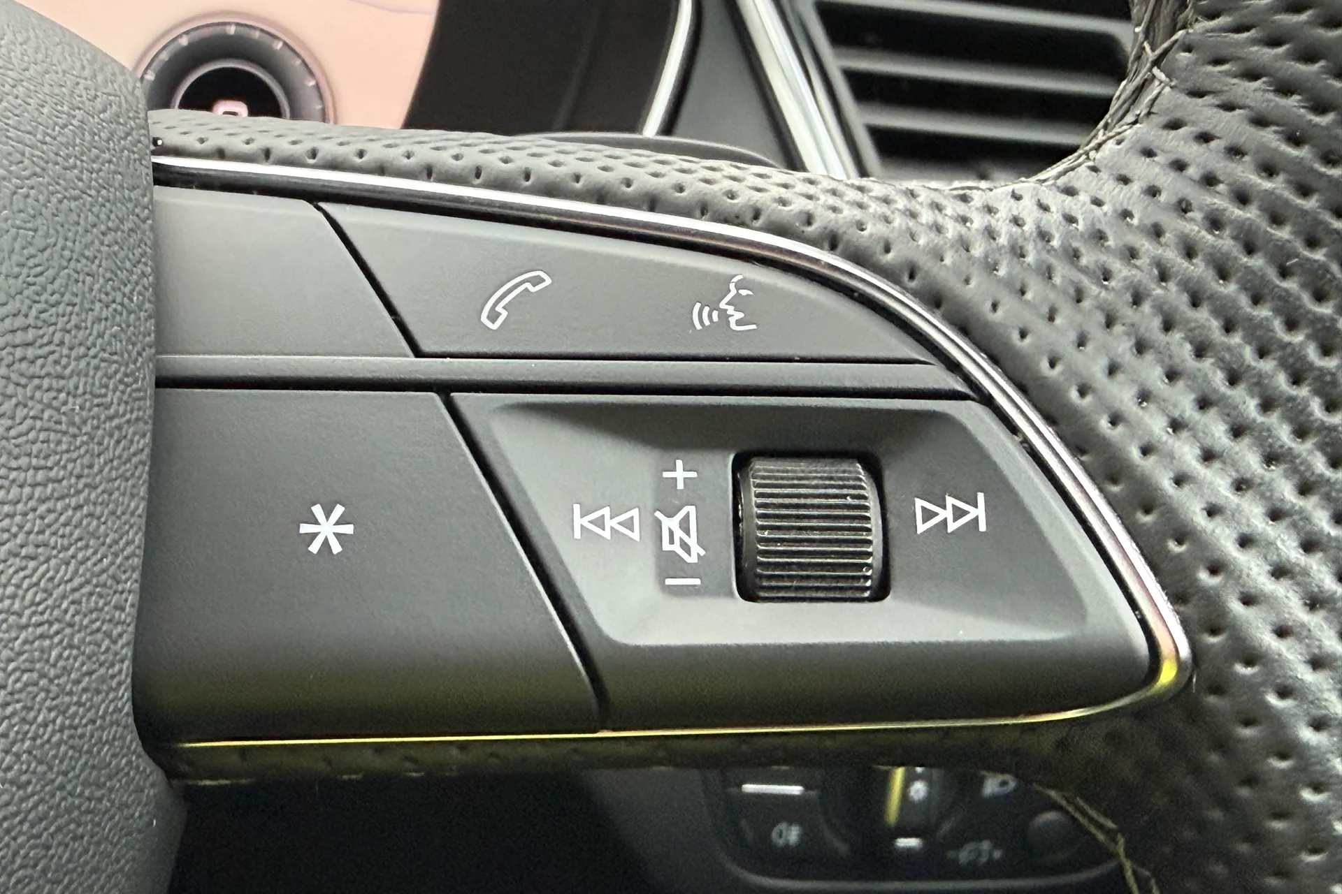 Audi Q5 thumbnail image number 23