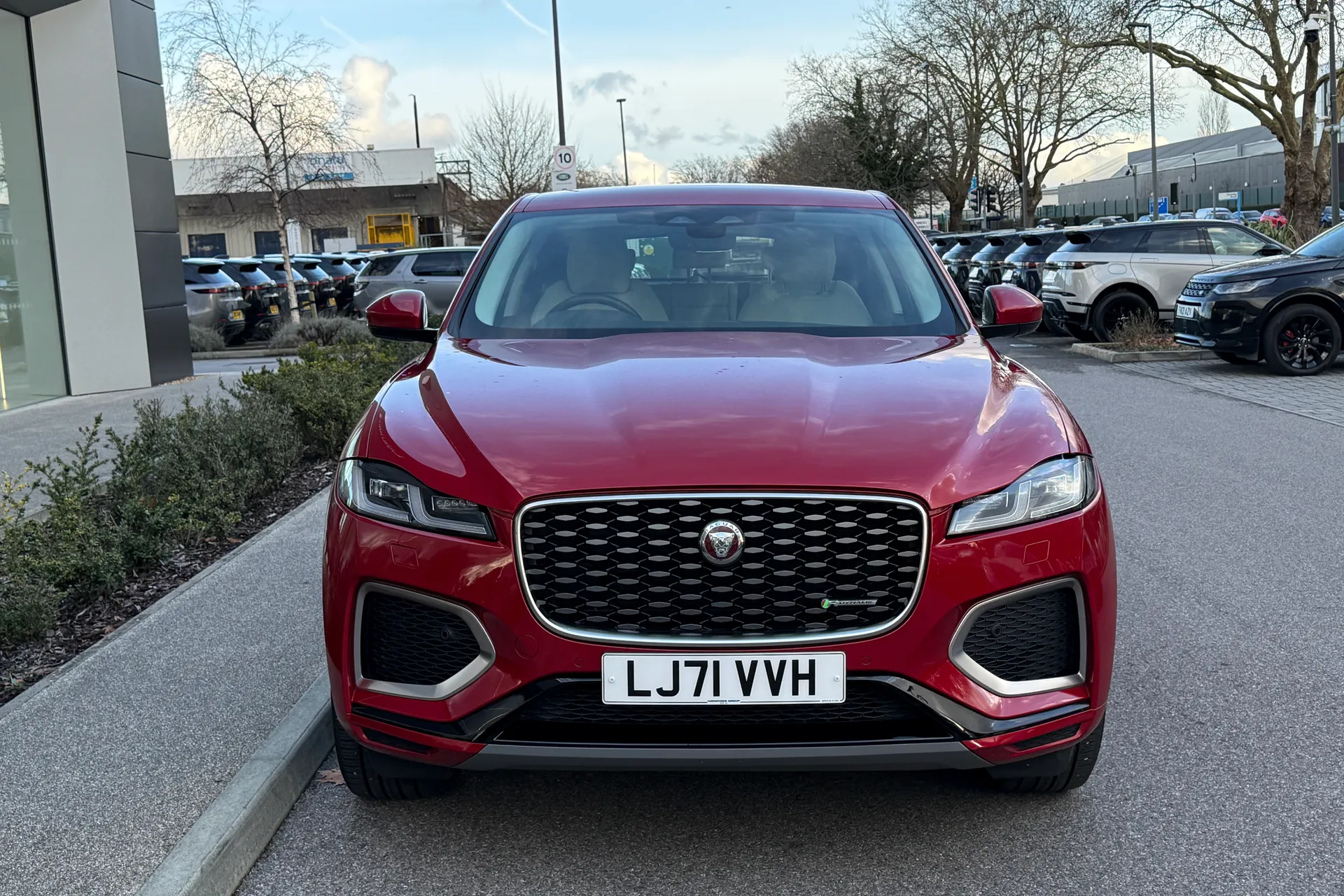 Jaguar F-PACE thumbnail image number 15