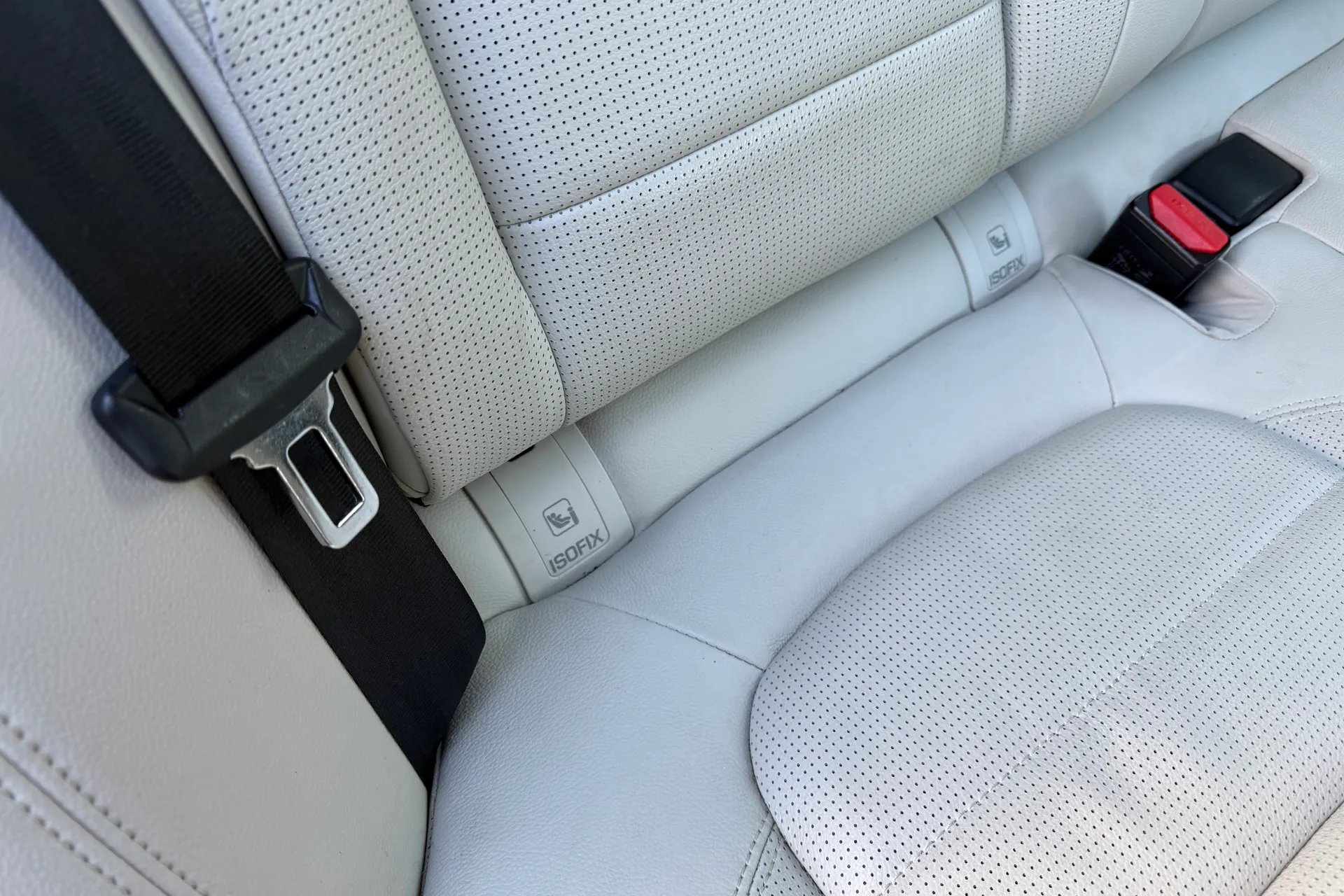 Jaguar F-PACE thumbnail image number 35