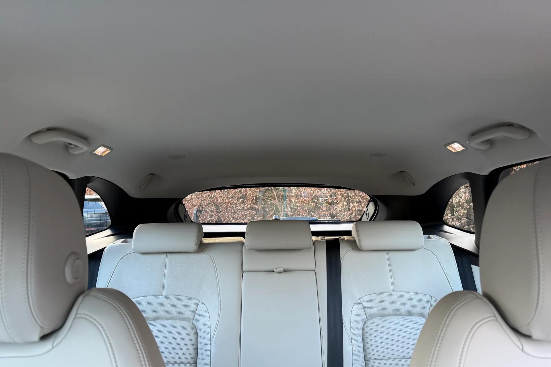 Jaguar F-PACE thumbnail image number 25