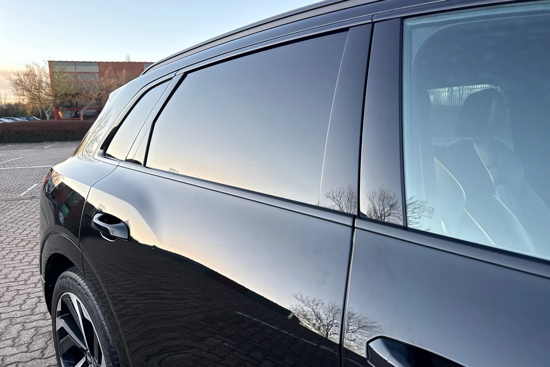 Audi e-tron thumbnail image number 14