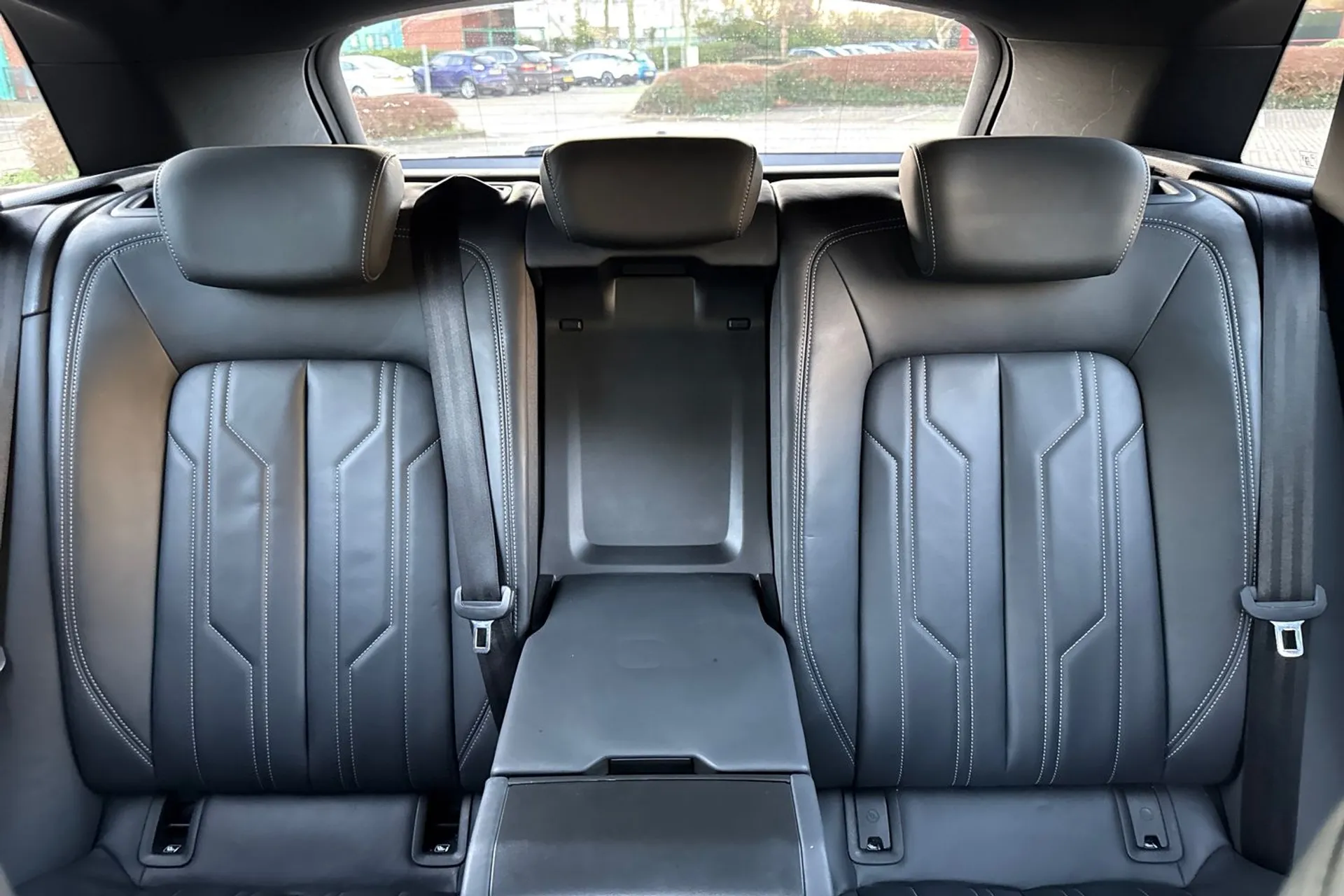 Audi e-tron thumbnail image number 40