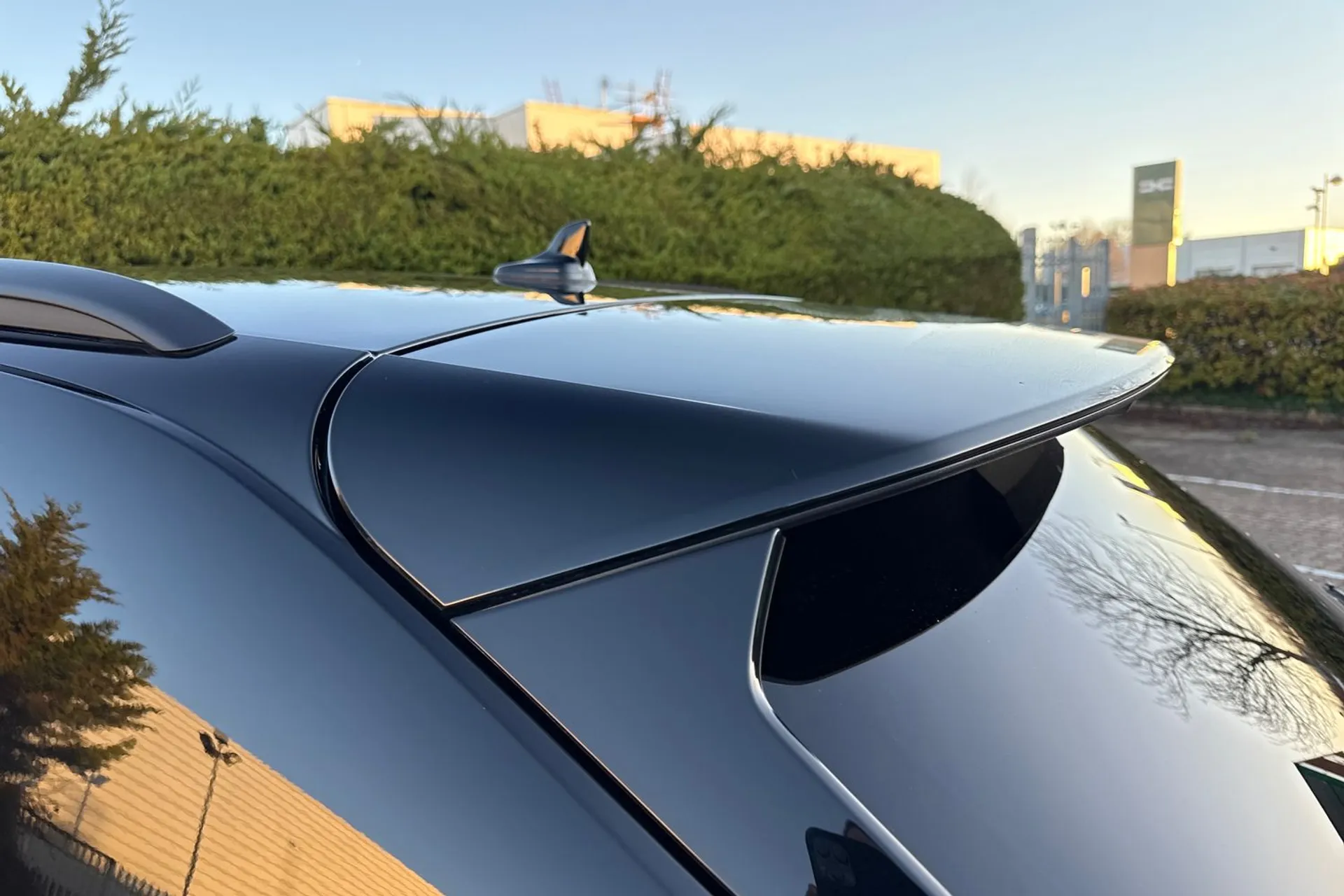 Audi e-tron thumbnail image number 15