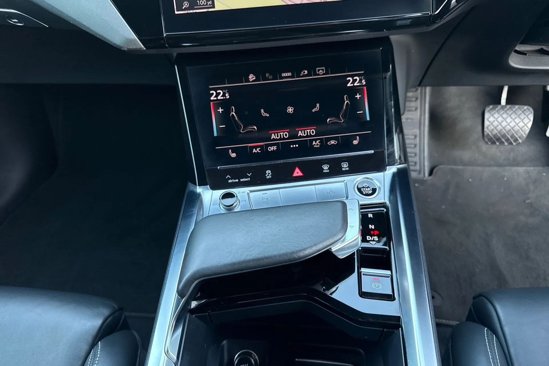 Audi e-tron thumbnail image number 26