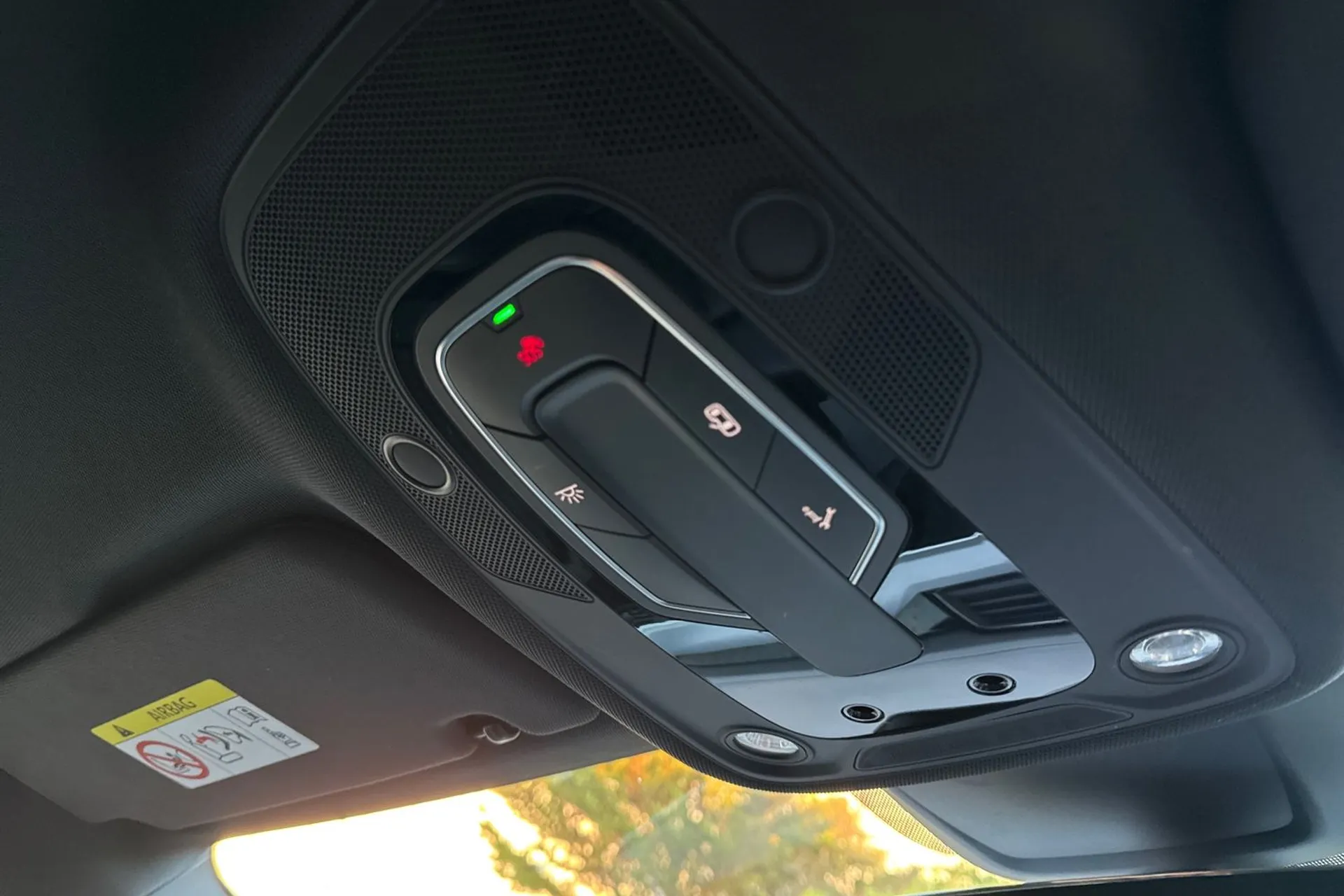 Audi e-tron thumbnail image number 49