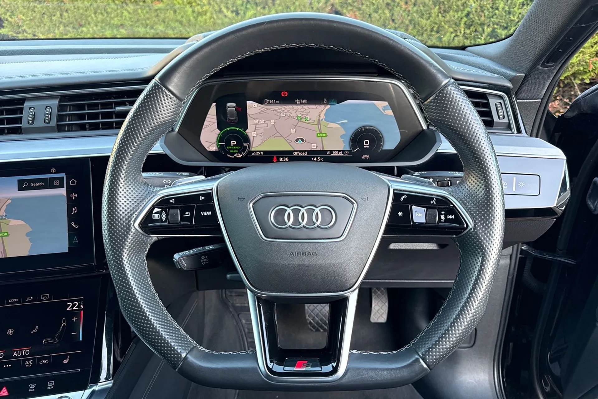 Audi e-tron thumbnail image number 24