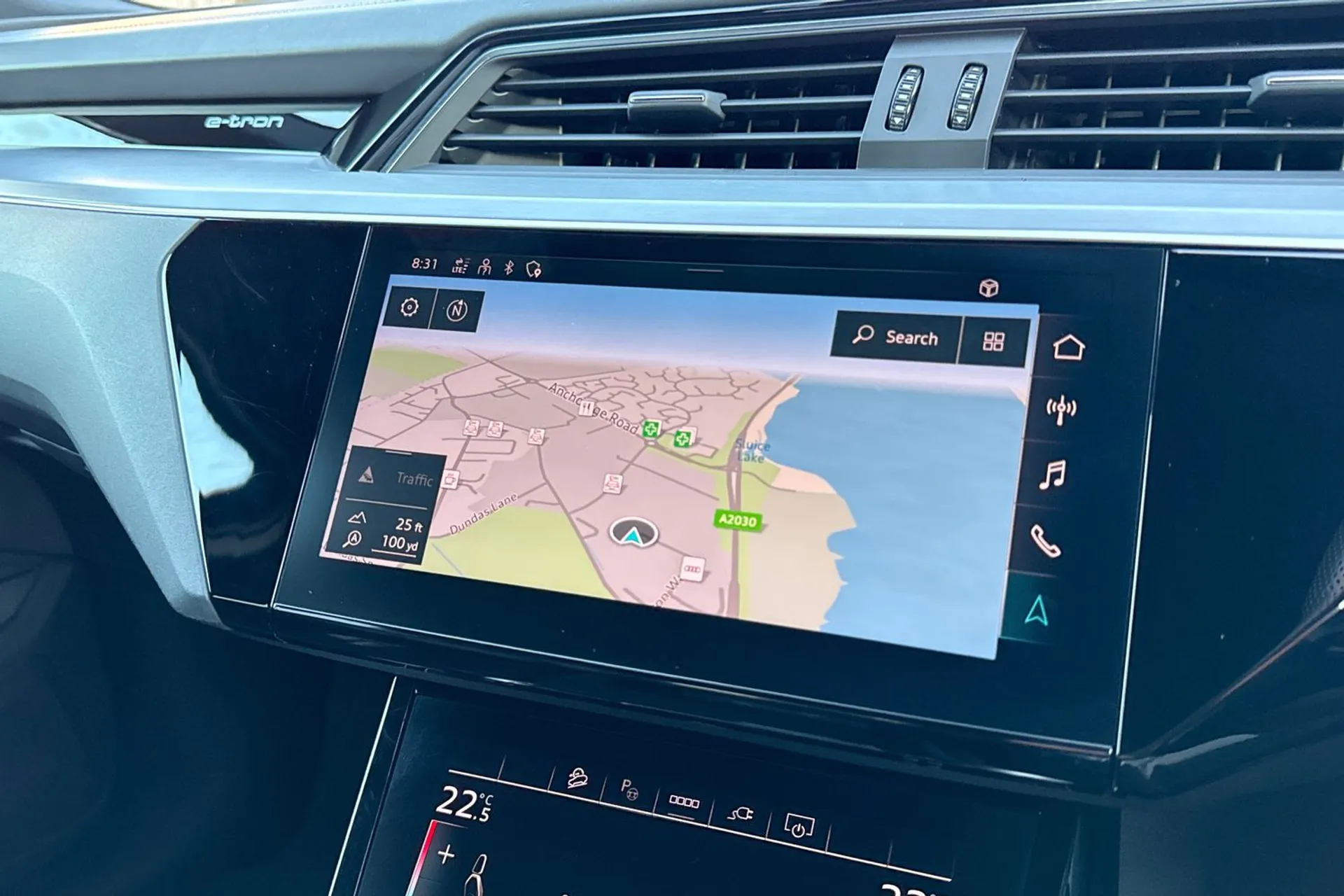 Audi e-tron thumbnail image number 4