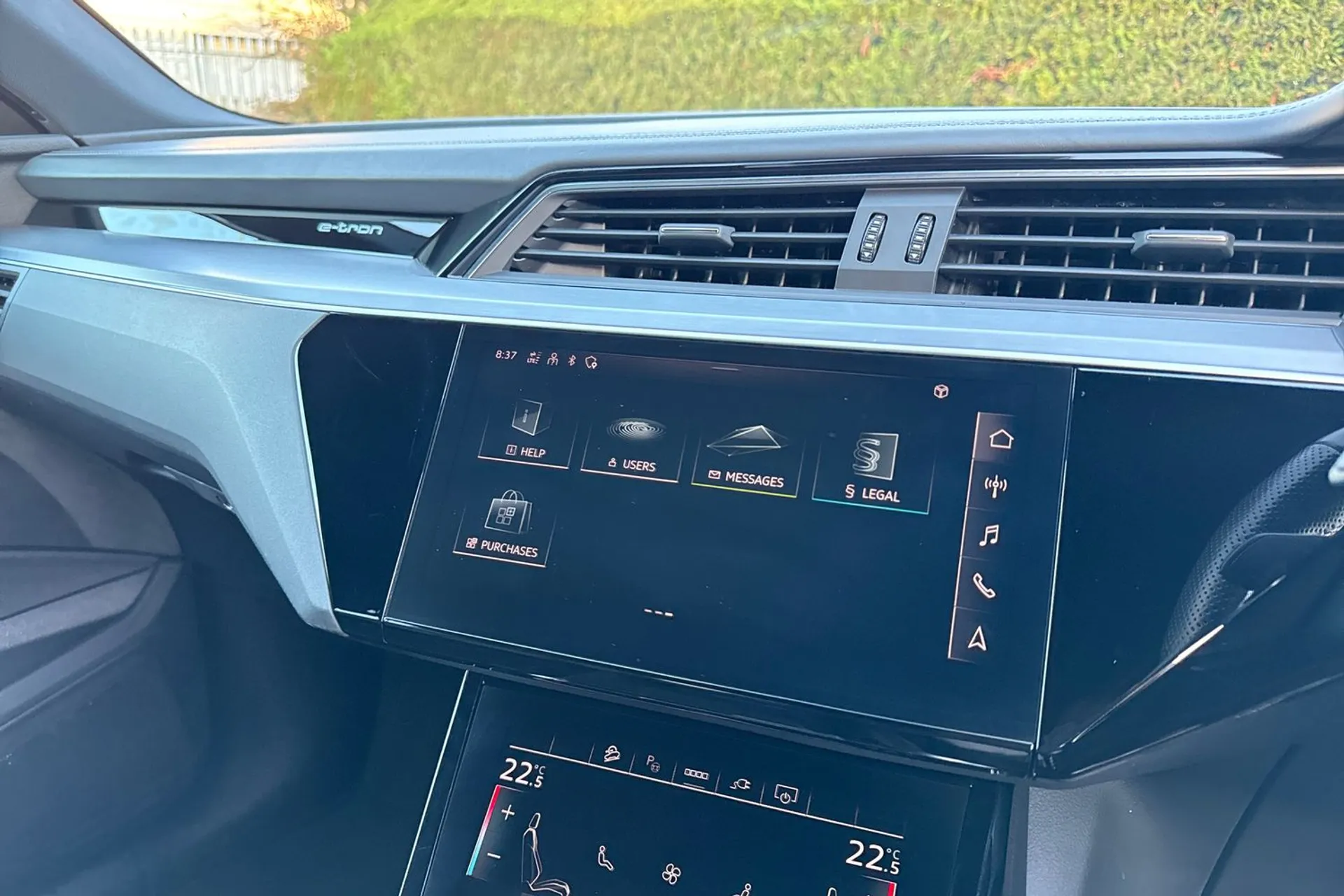 Audi e-tron thumbnail image number 41