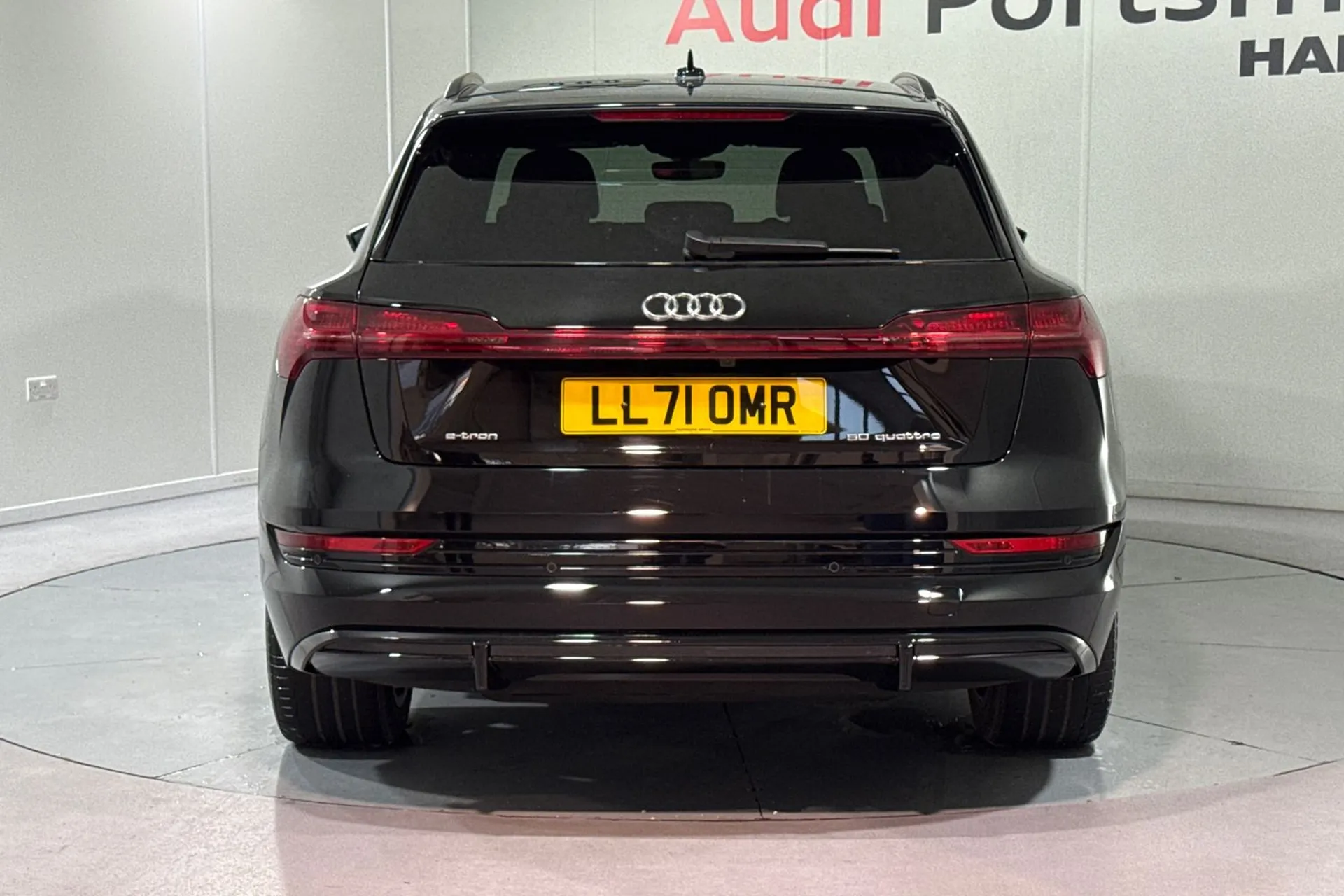 Audi e-tron thumbnail image number 8