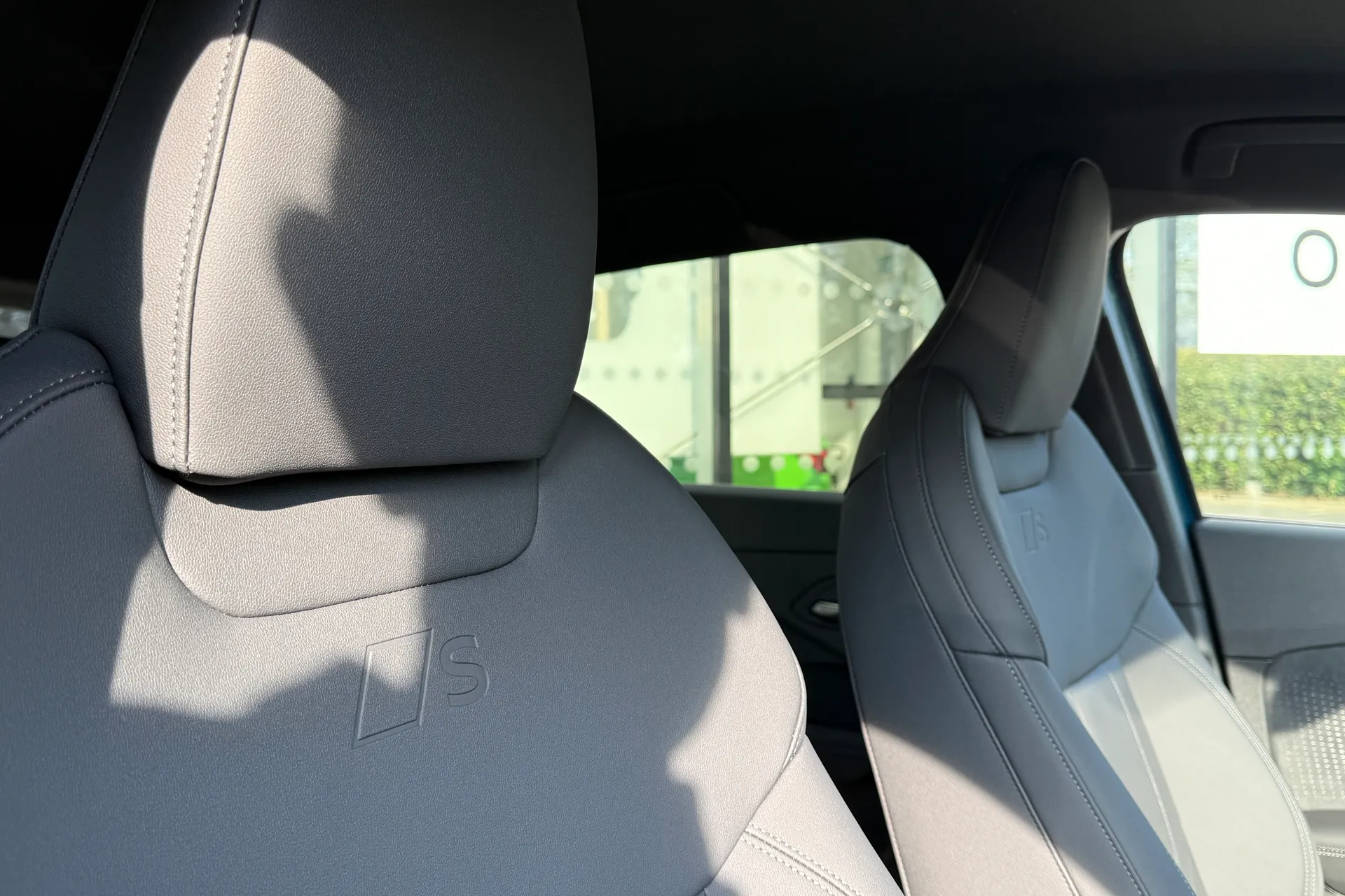Audi Q3 thumbnail image number 16