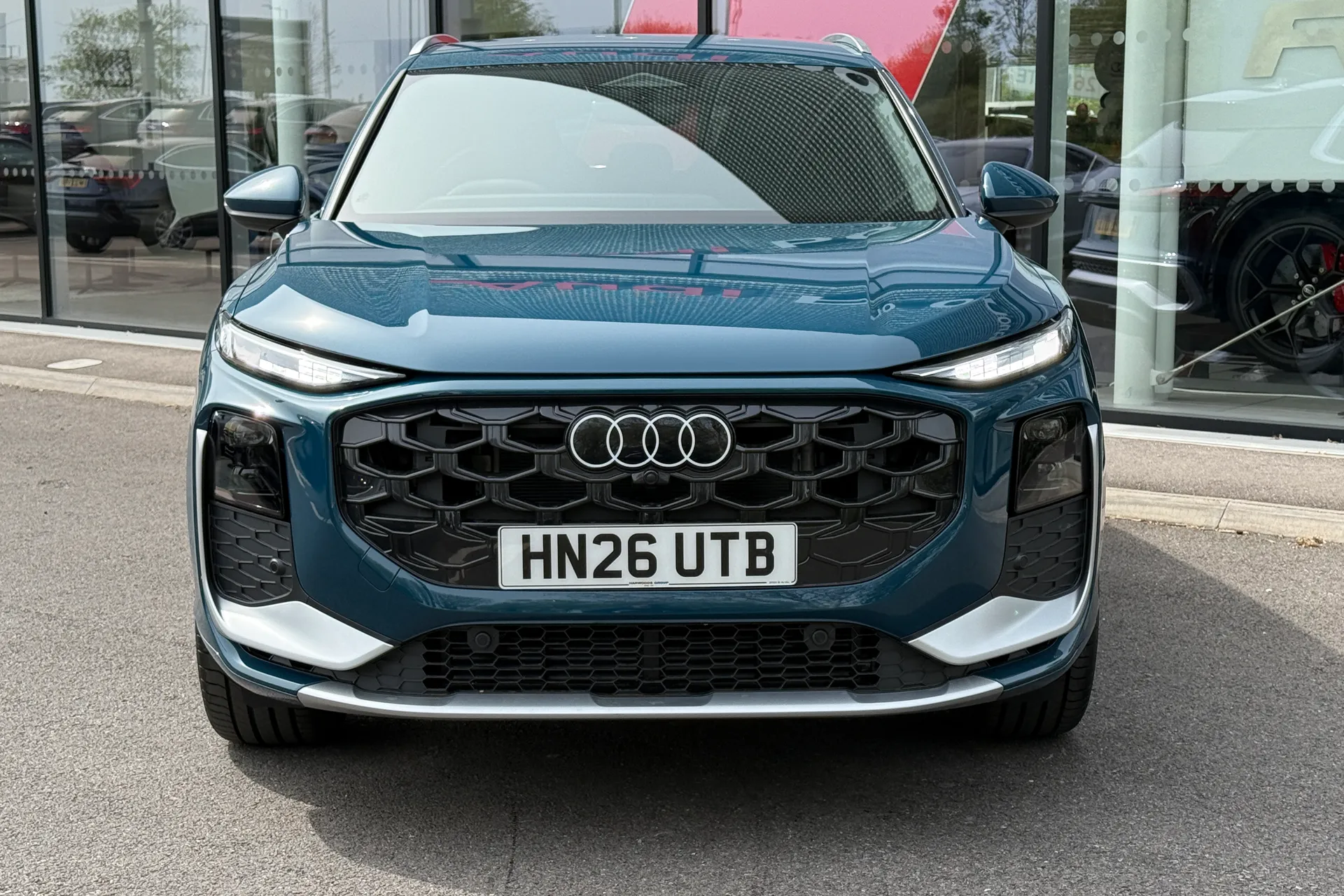 Audi Q3 thumbnail image number 12