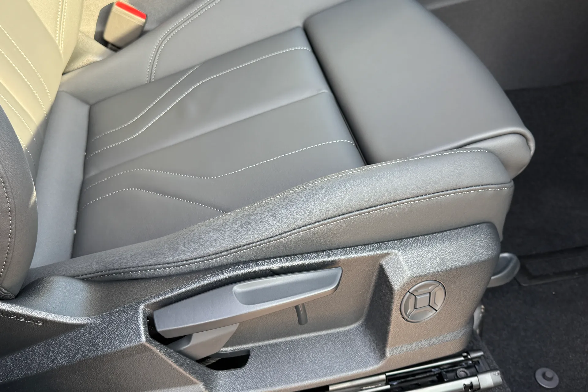 Audi Q3 thumbnail image number 21