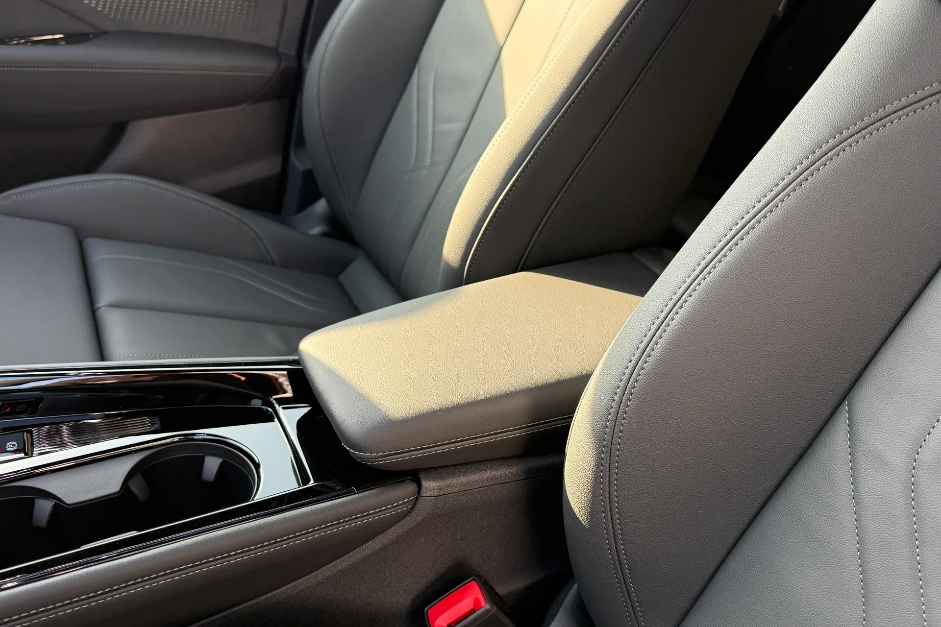 Audi Q3 thumbnail image number 36