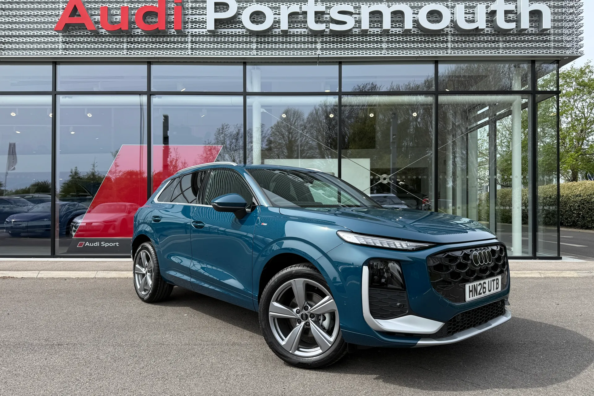 Audi Q3 focused image