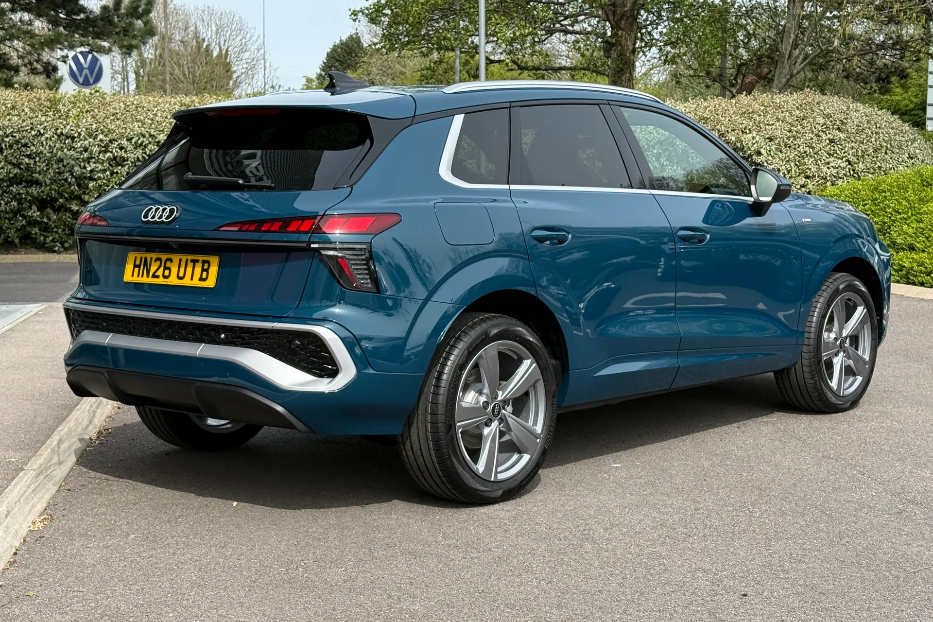 Audi Q3 thumbnail image number 17