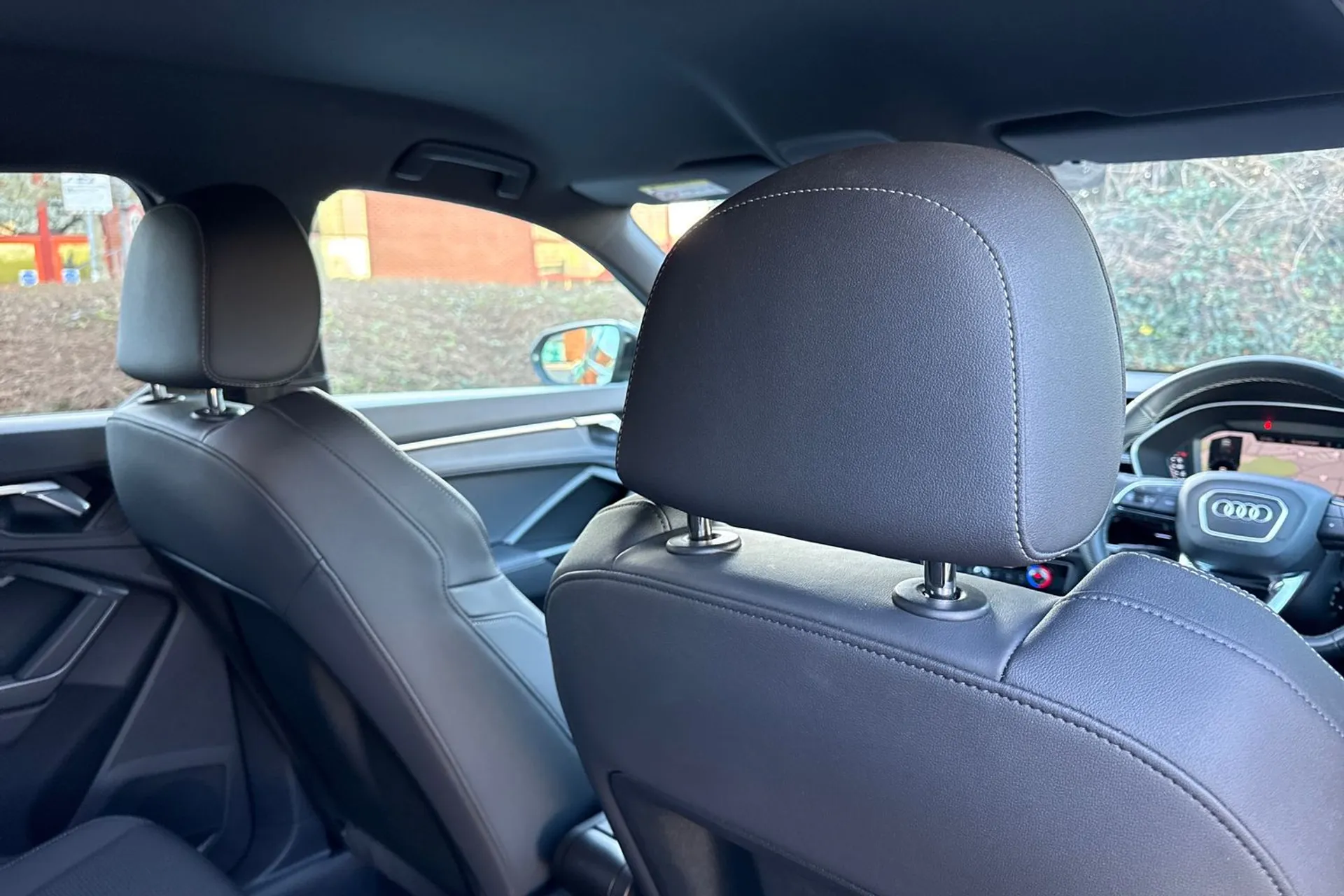 Audi Q3 thumbnail image number 27